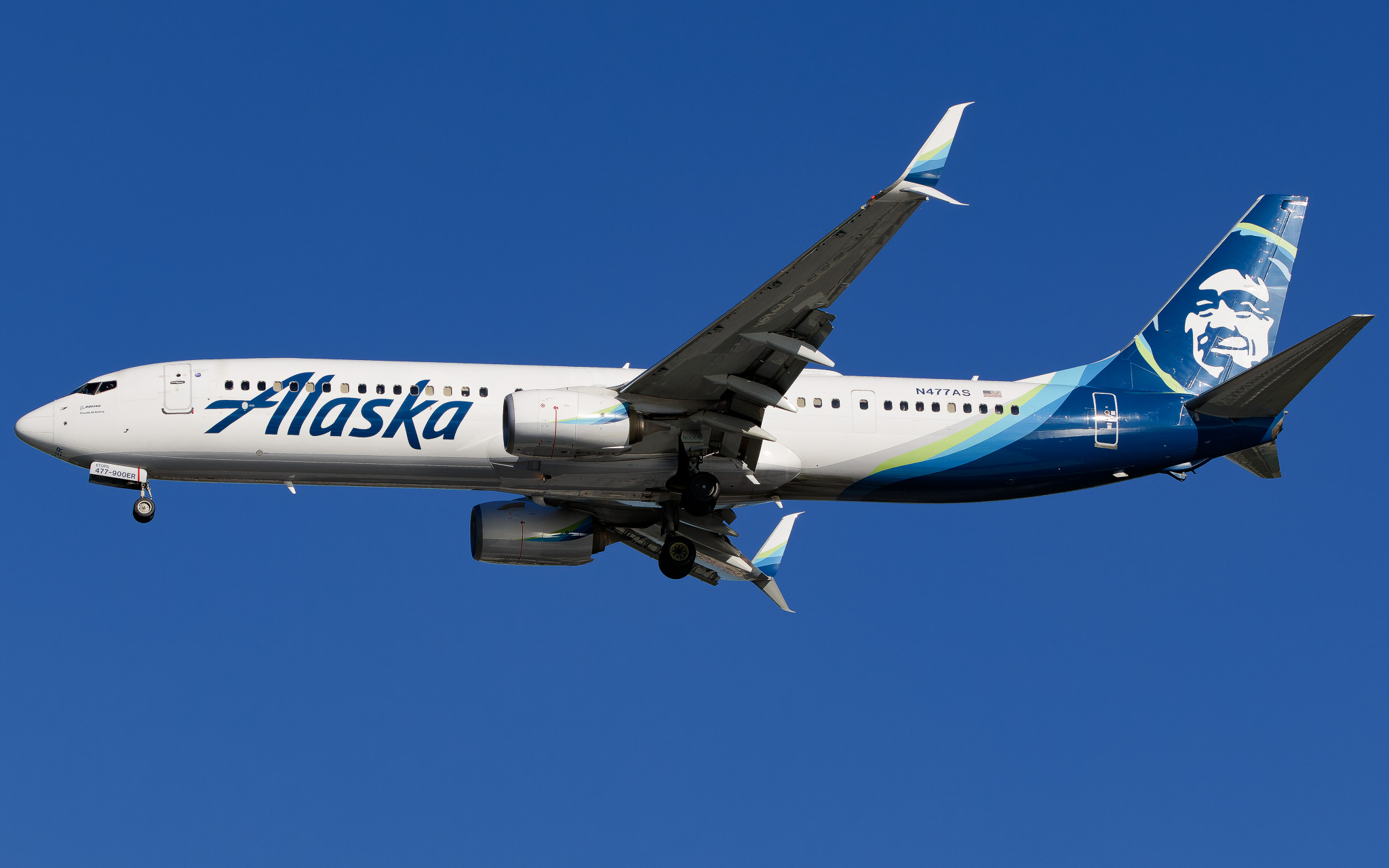 Full size: Alaska Airlines Boeing 737-900ER N477AS at Tampa International Airport