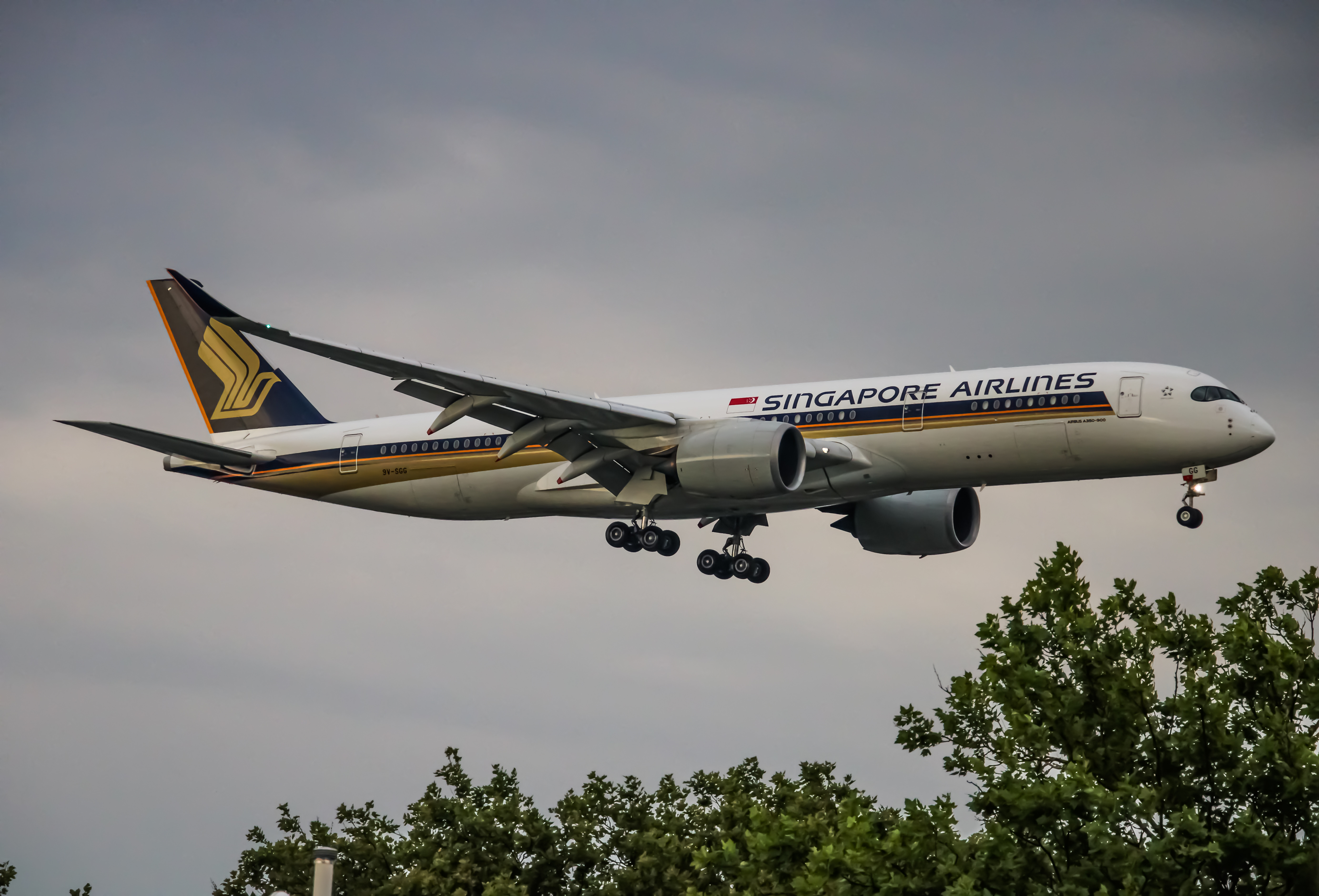 Full size: Singapore Airlines Airbus A350-900 9Y-SGG at John F. Kennedy International Airport