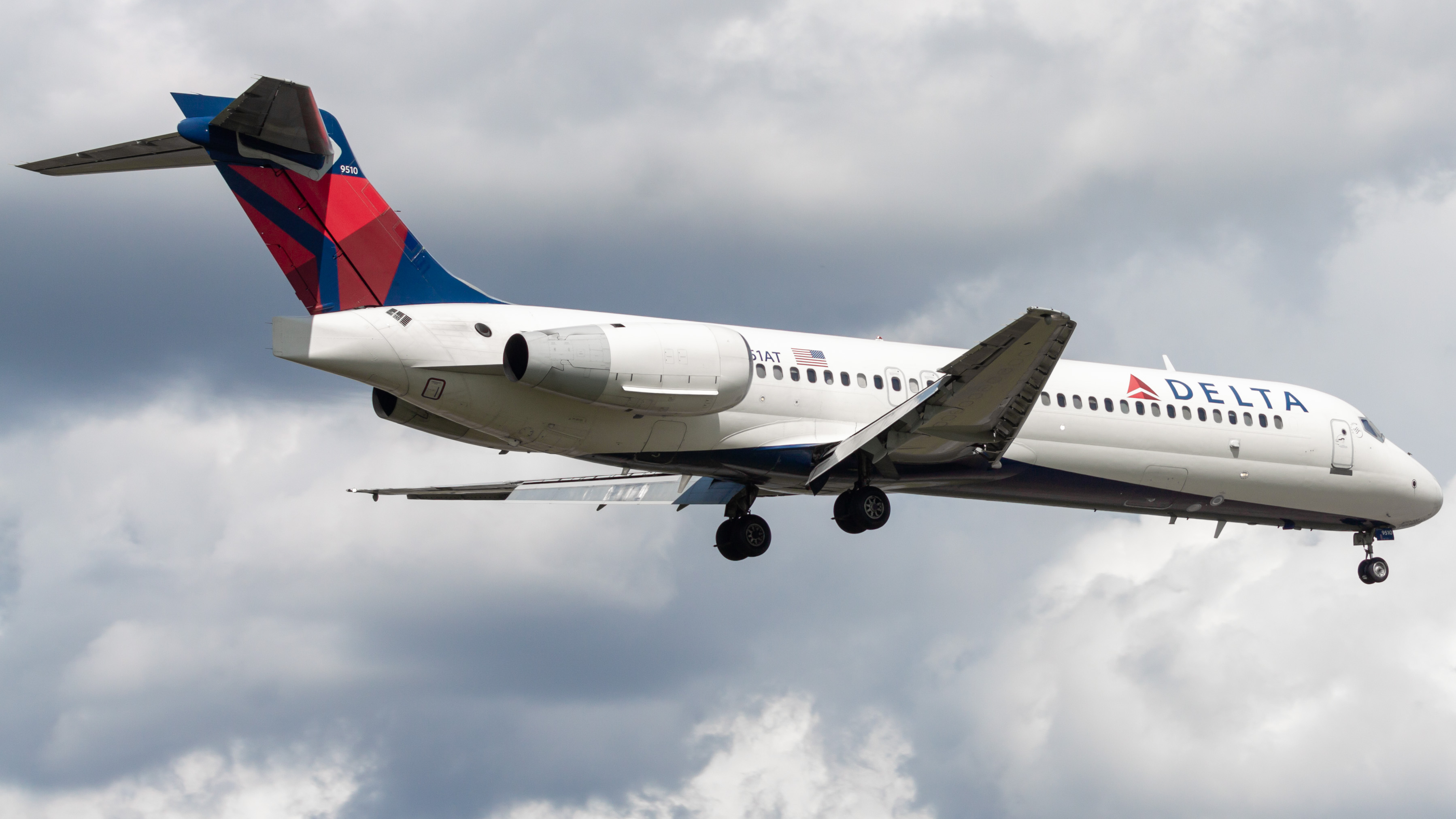 Full size: Delta Airlines Boeing 717-200 N951AT at William P Hobby Airport
