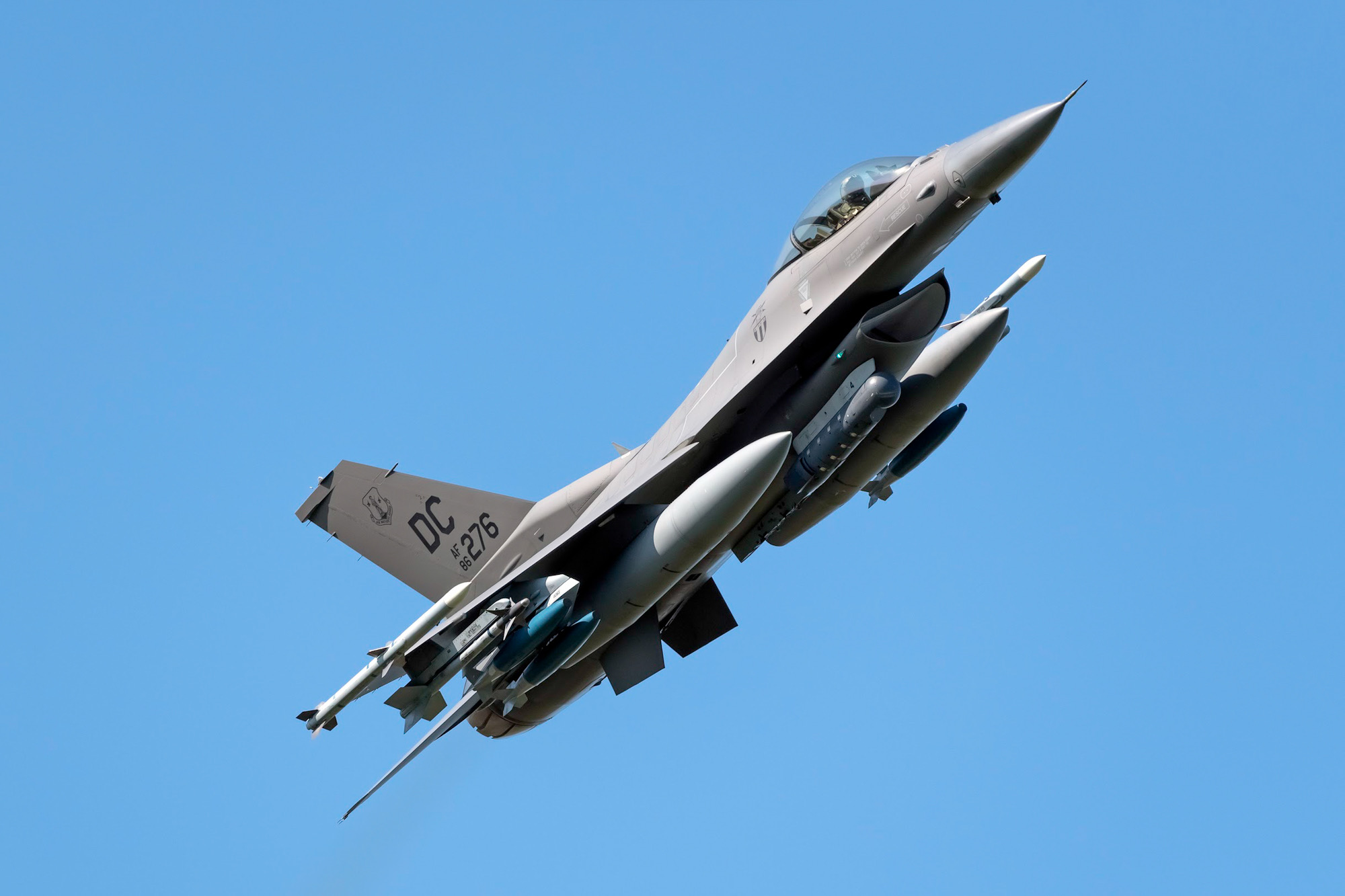 Full size: USAF - United States Air Force General Dynamics F-16C 86-0276 at Joint Base Andrews