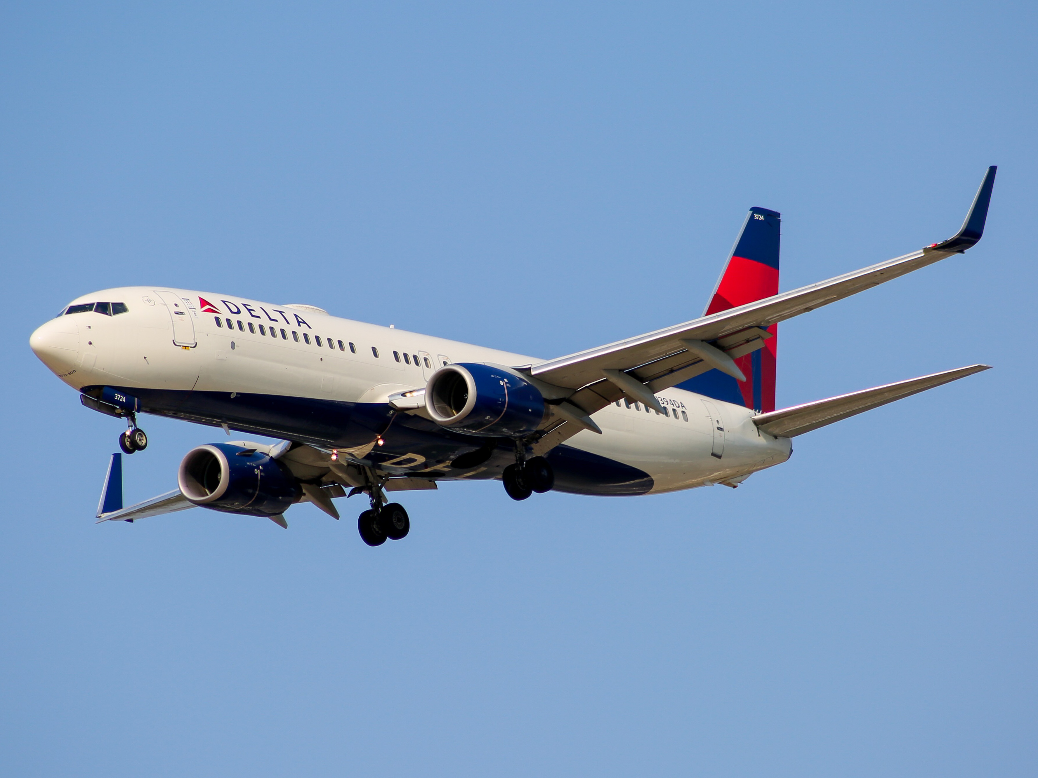 Full size: Delta Airlines Boeing 737-800 N394DA at Baltimore/Washington International Thurgood Marshall Airport