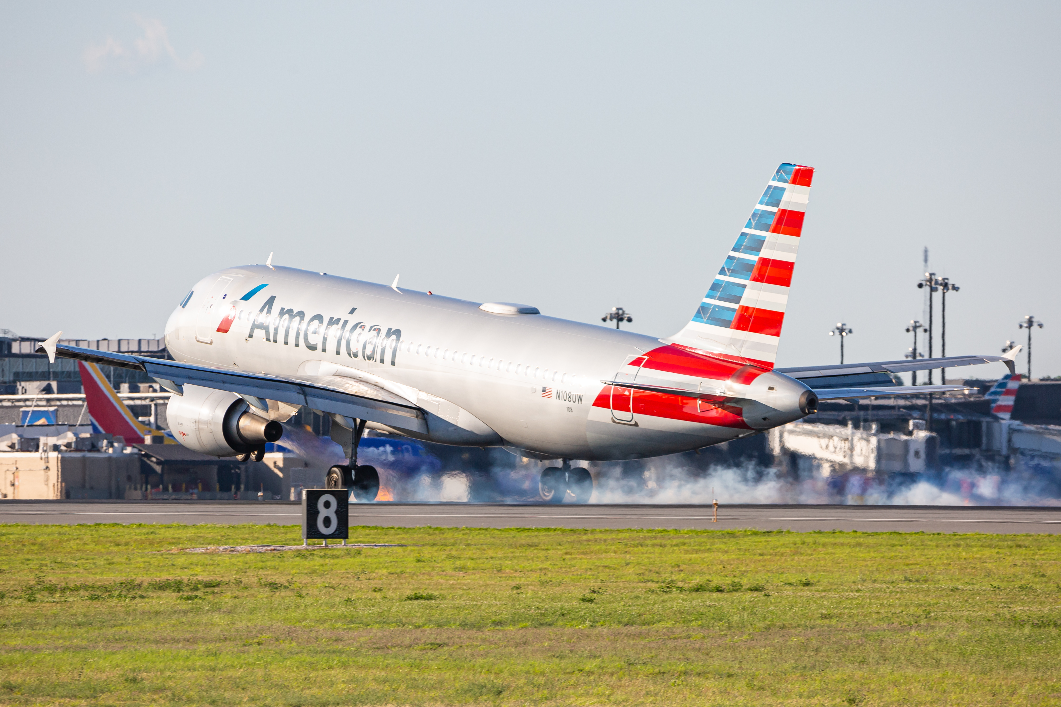 Full size: American Airlines Airbus A320 N108UW at Baltimore/Washington International Thurgood Marshall Airport