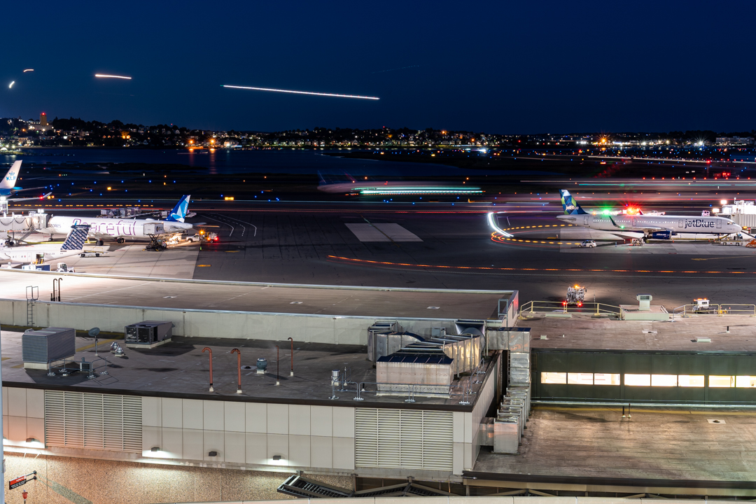 Full size: Airport Photo KBOS at General Edward Lawrence Logan International Airport