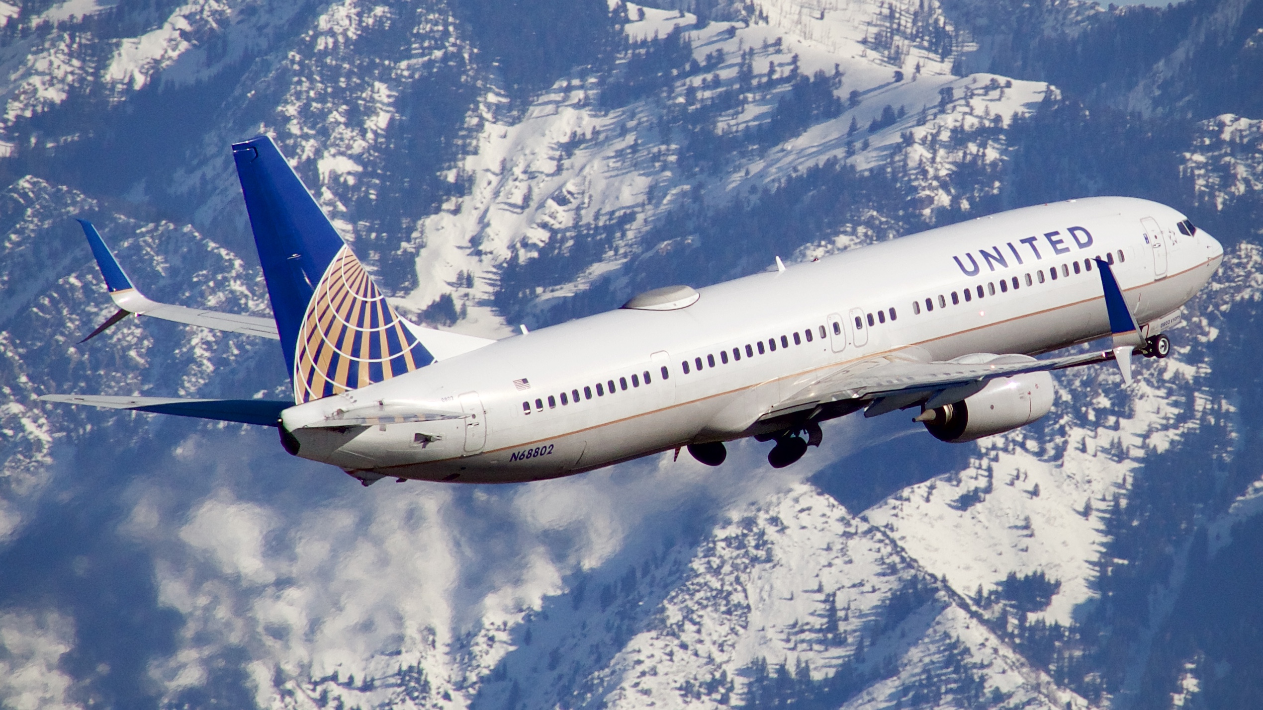 Full size: United Airlines Boeing 737-900 N68802 at Salt Lake City International Airport