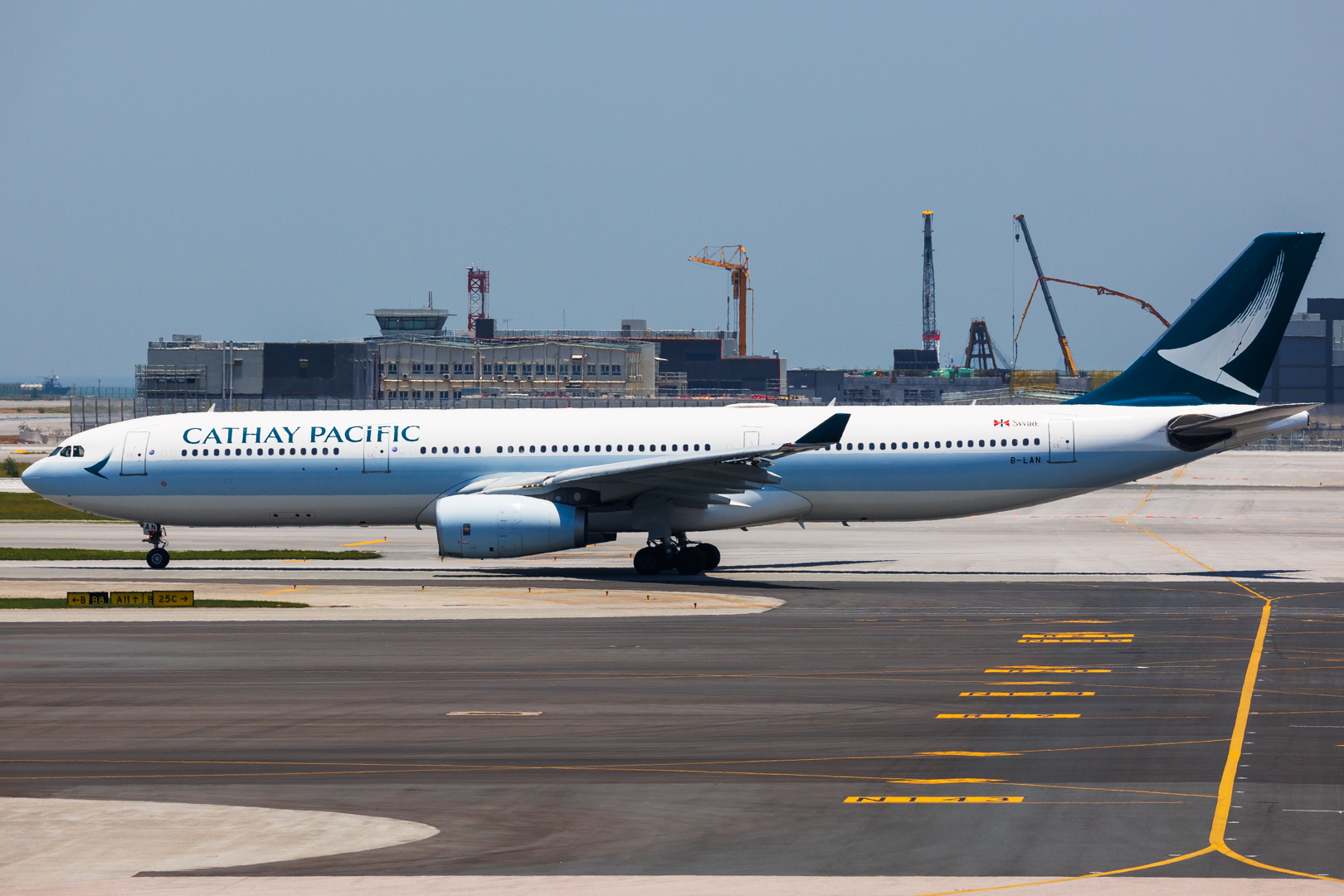 Full size: Cathay Pacific Airbus A330-300 B-LAN at Hong Kong International Airport
