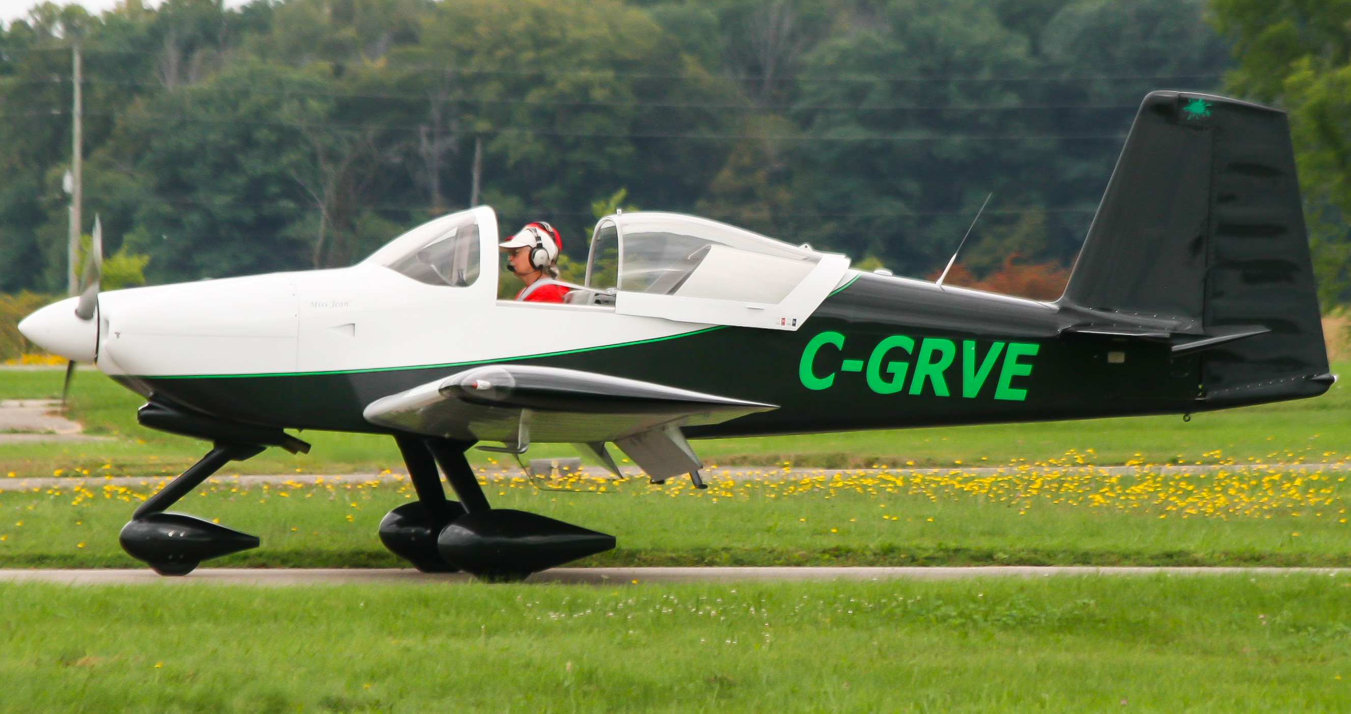 Full size: PRIVATE Vans RV-7A C-GRVE at 