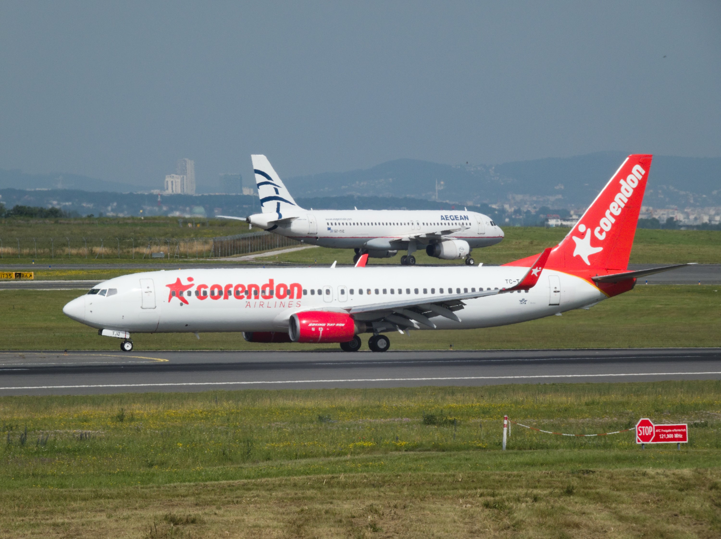 Full size: Corendon Airlines Boeing 737-800 TC-TJO at Vienna International Airport
