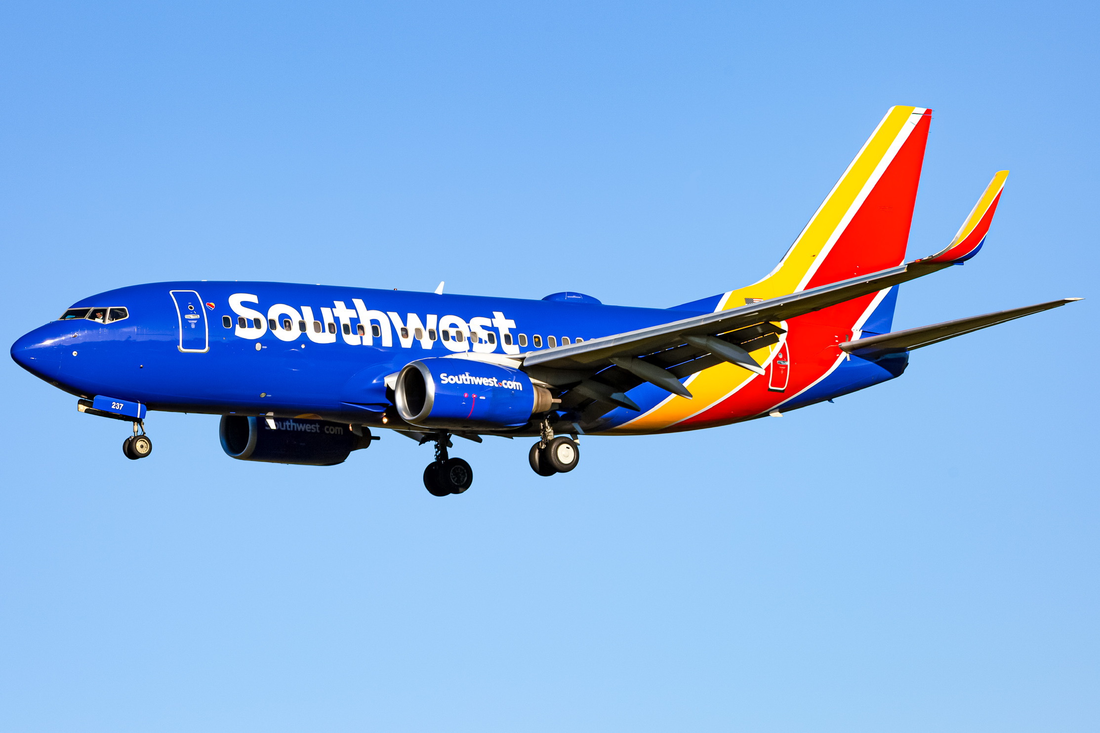 Full size: Southwest Airlines Boeing 737-700 N257WN at Baltimore/Washington International Thurgood Marshall Airport