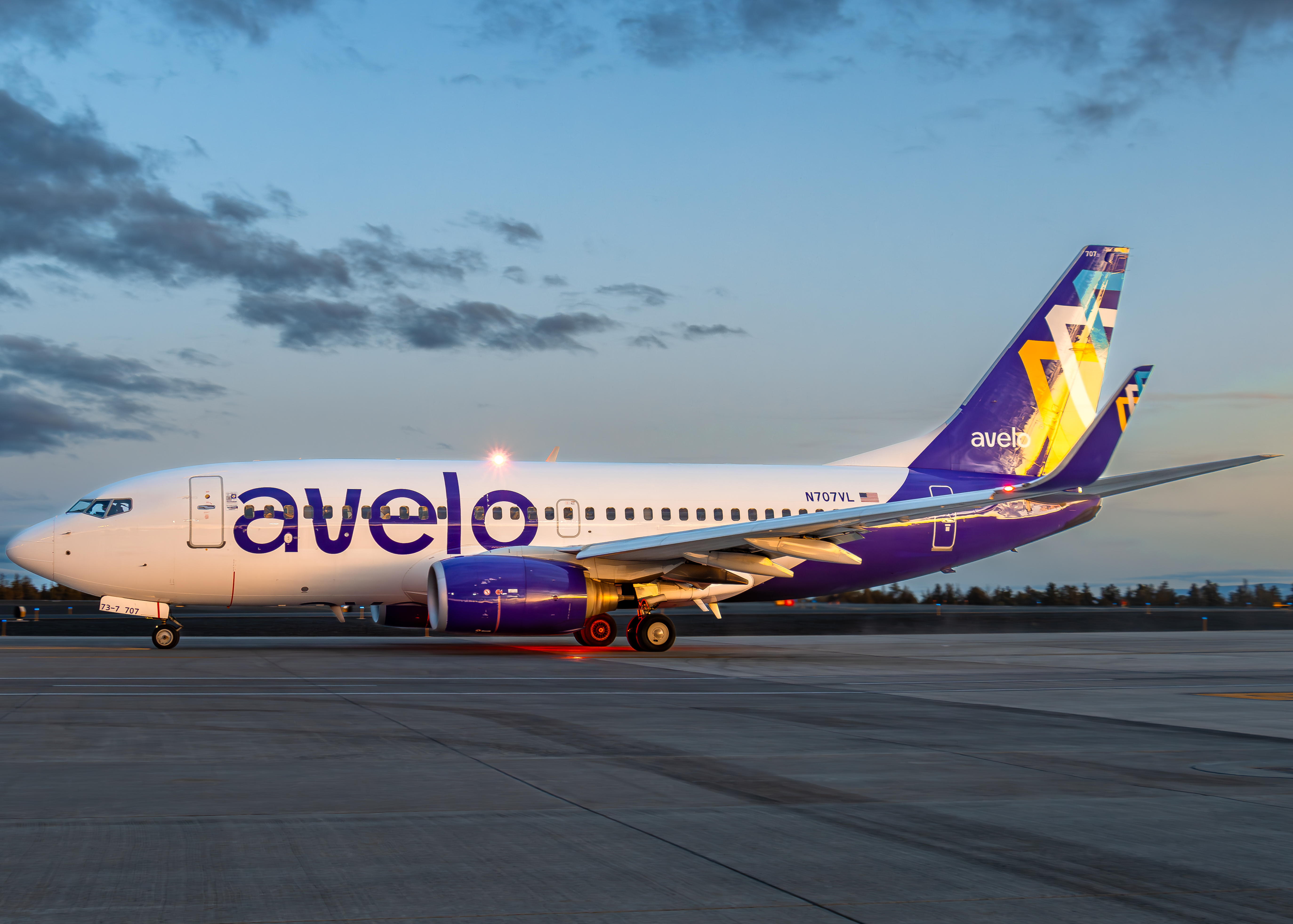 Full size: Avelo Airlines Boeing 737-700 N707VL at Roberts Field Airport