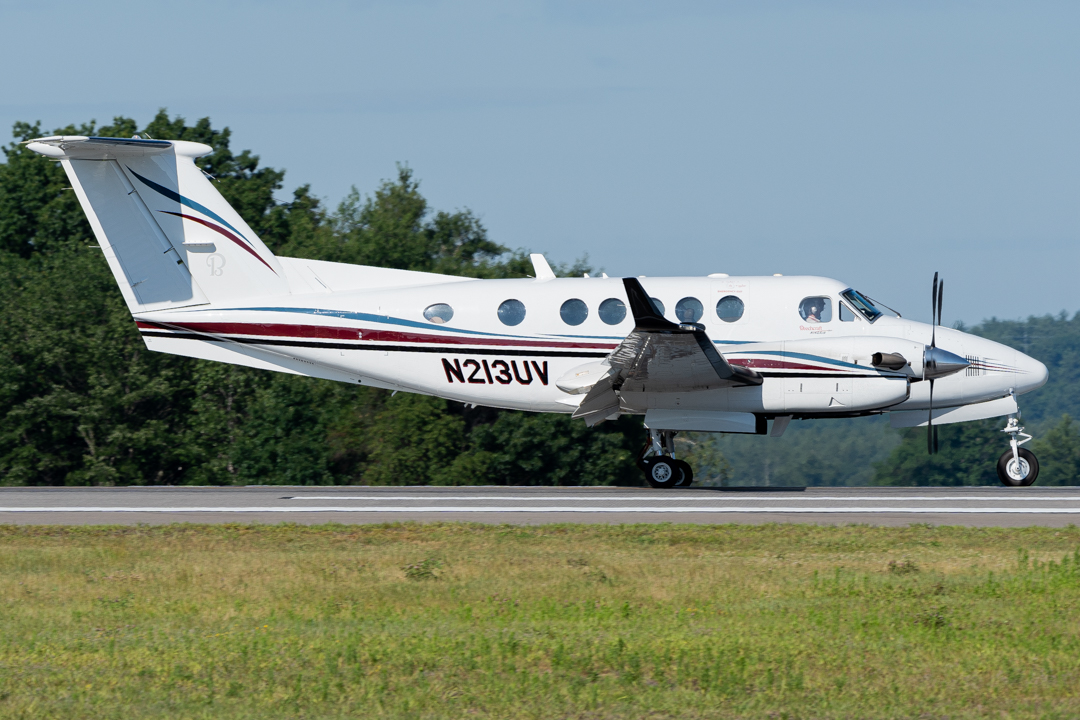 Full size: PRIVATE Beechcraft King Air 250 N213UV at Manchester Airport