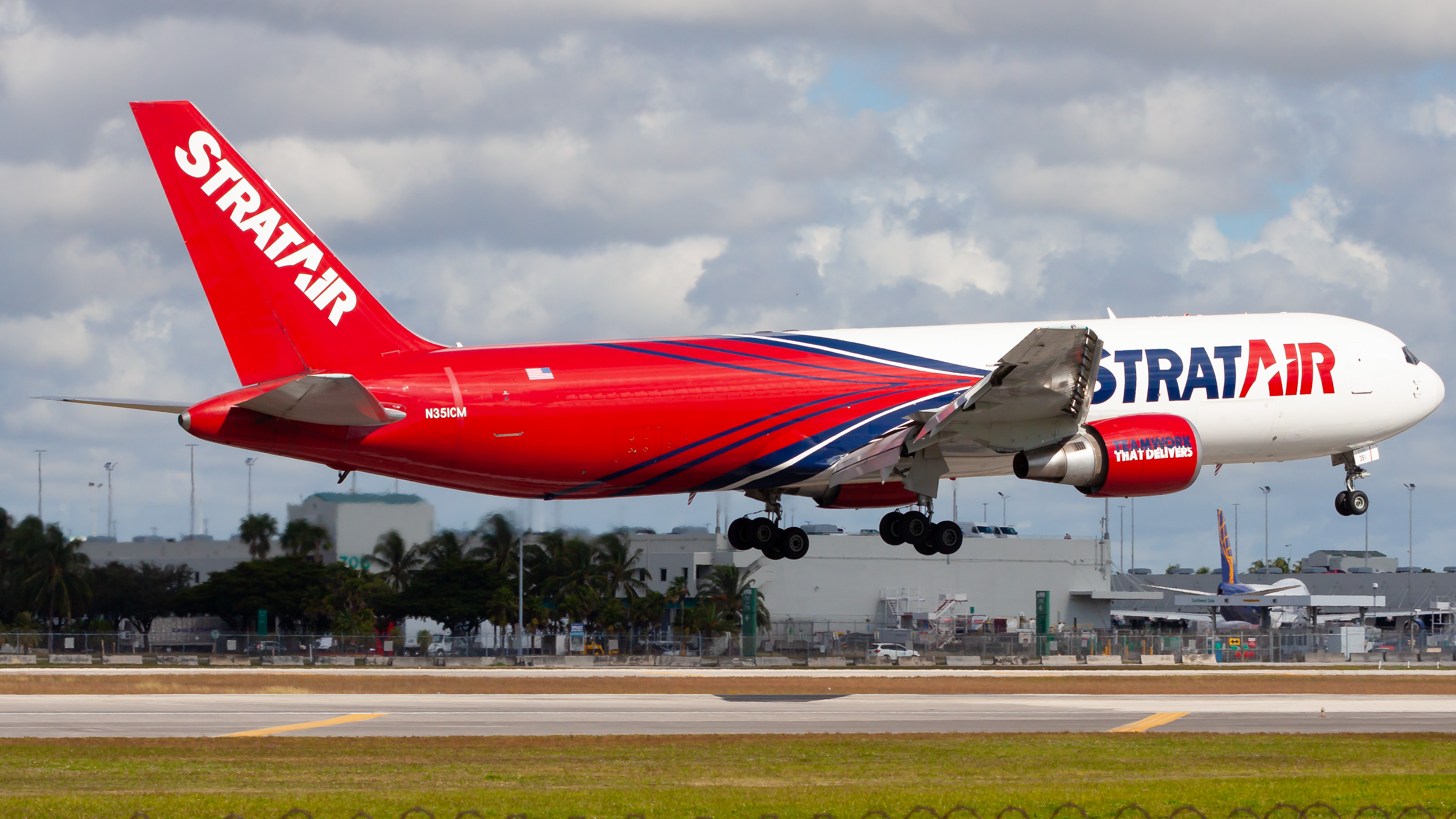 Full size: Strat Air Boeing 767-300F N351CM at Miami International Airport