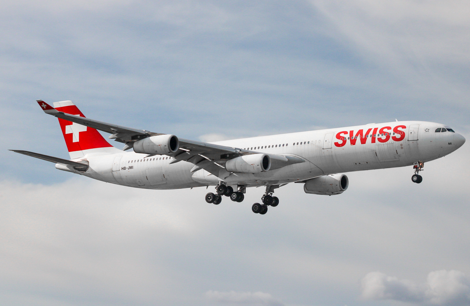 Full size: Swiss International Air Lines Airbus A340-300 HB-JMI at Miami International Airport