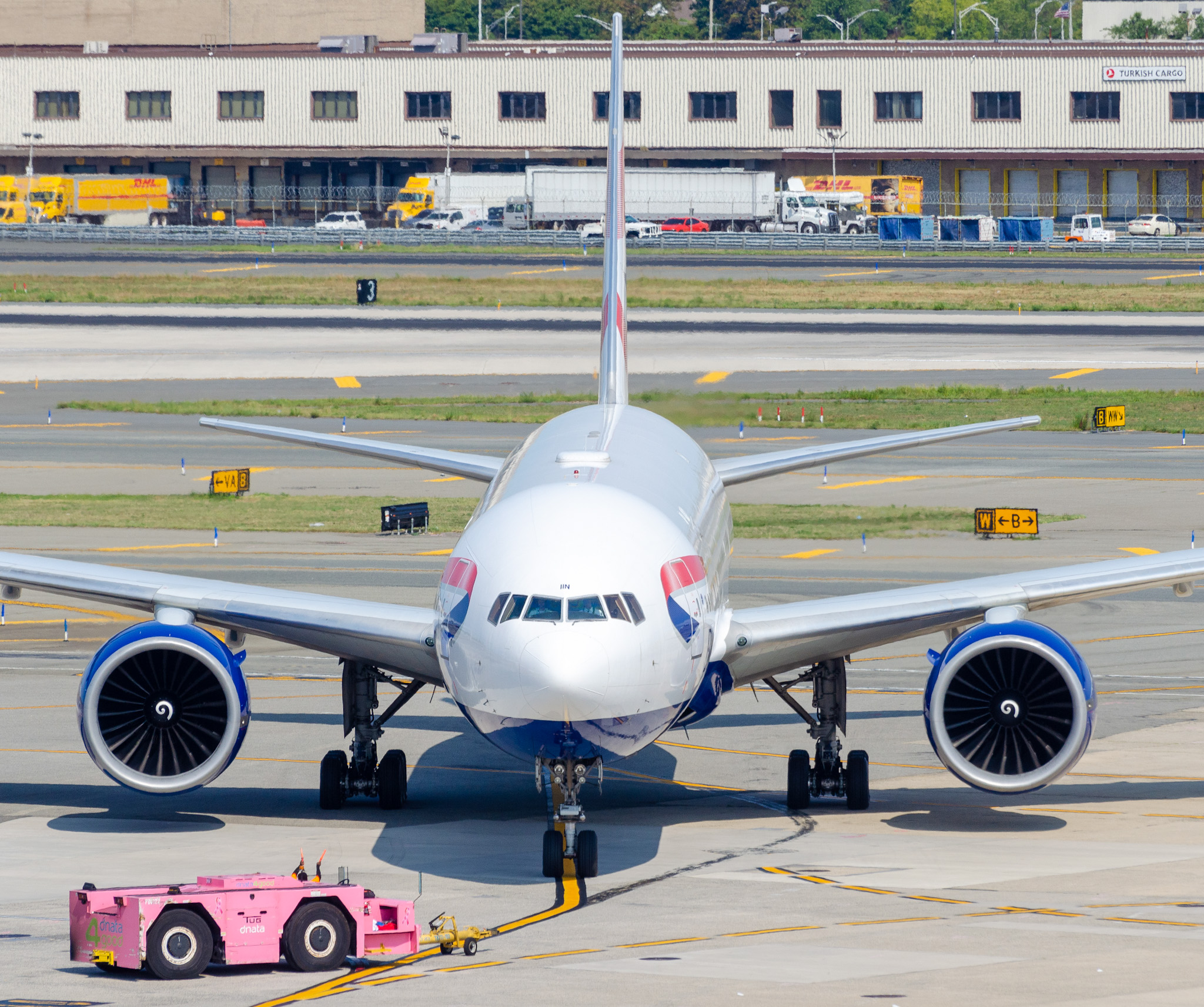 Full size: British Airways Boeing 777-200ER G-VIIN at John F. Kennedy International Airport