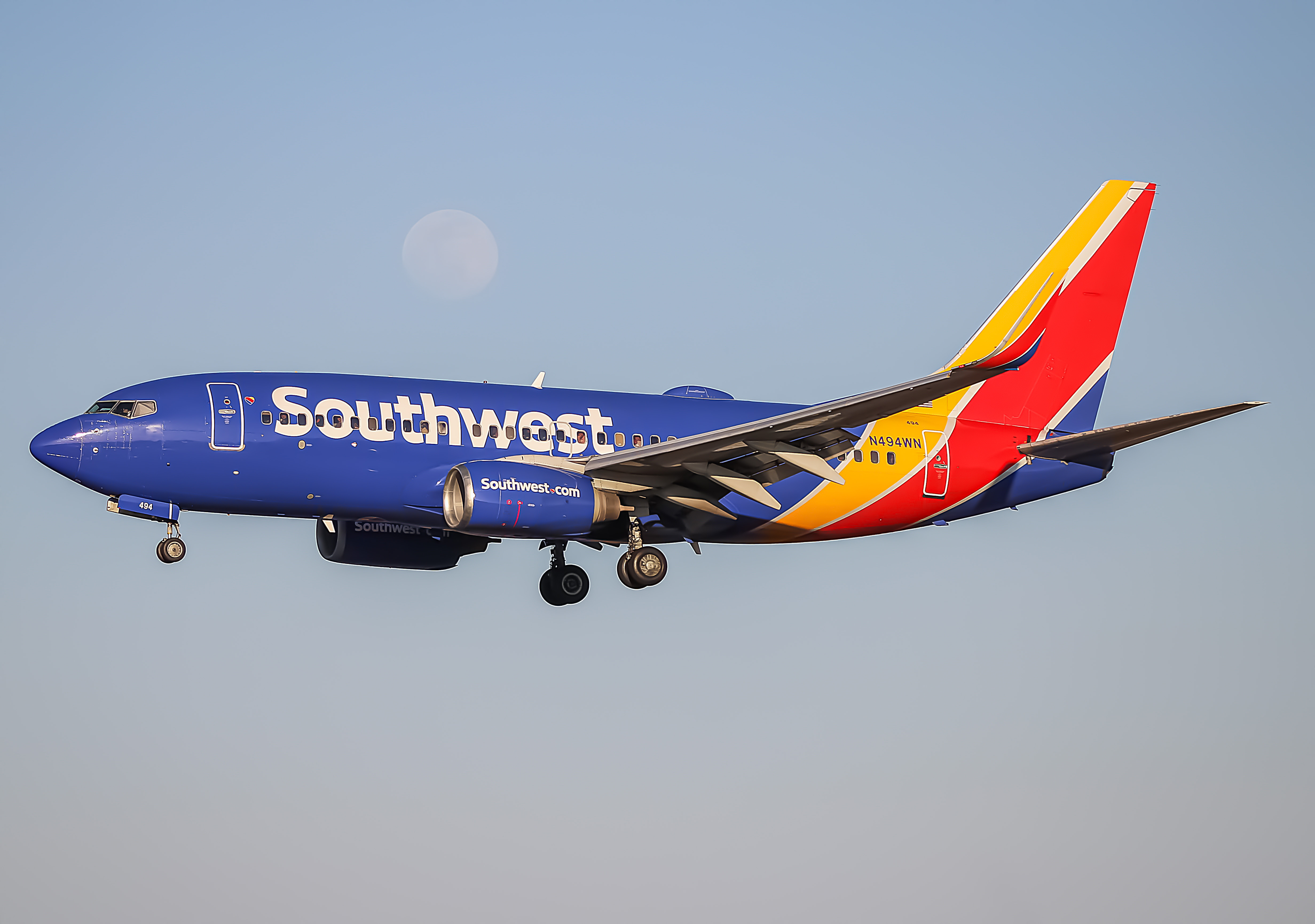 Full size: Southwest Airlines Boeing 737-700 N494WN at Baltimore/Washington International Thurgood Marshall Airport