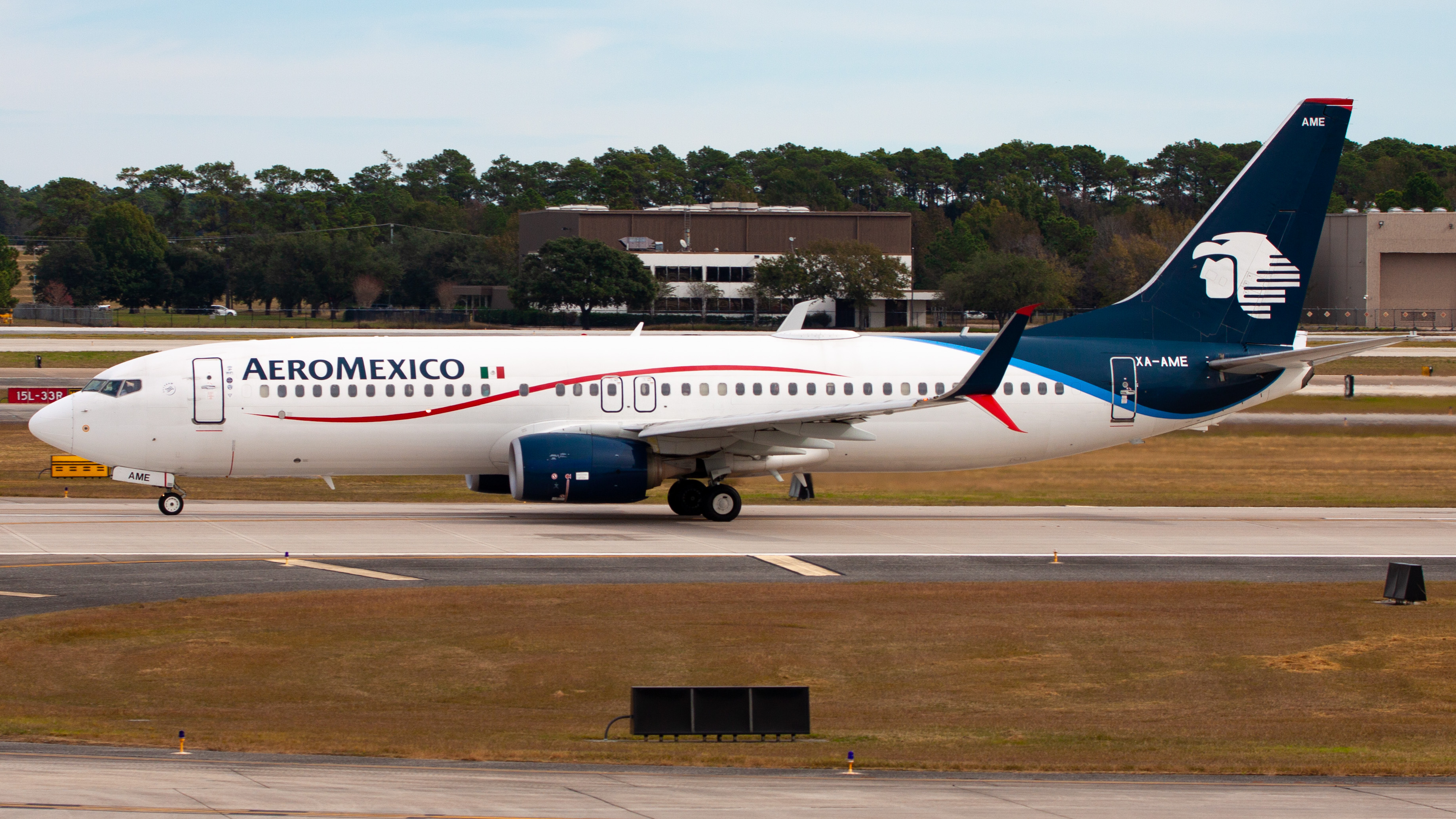 Full size: Aeromexico Boeing 737-800 XA-AME at Houston-George Bush Intercontinental Airport