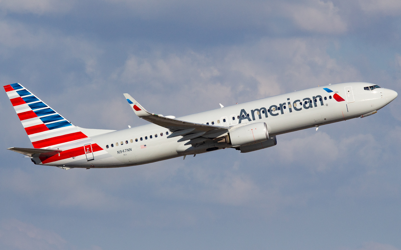 Full size: American Airlines Boeing 737-800 N947NN at Tampa International Airport