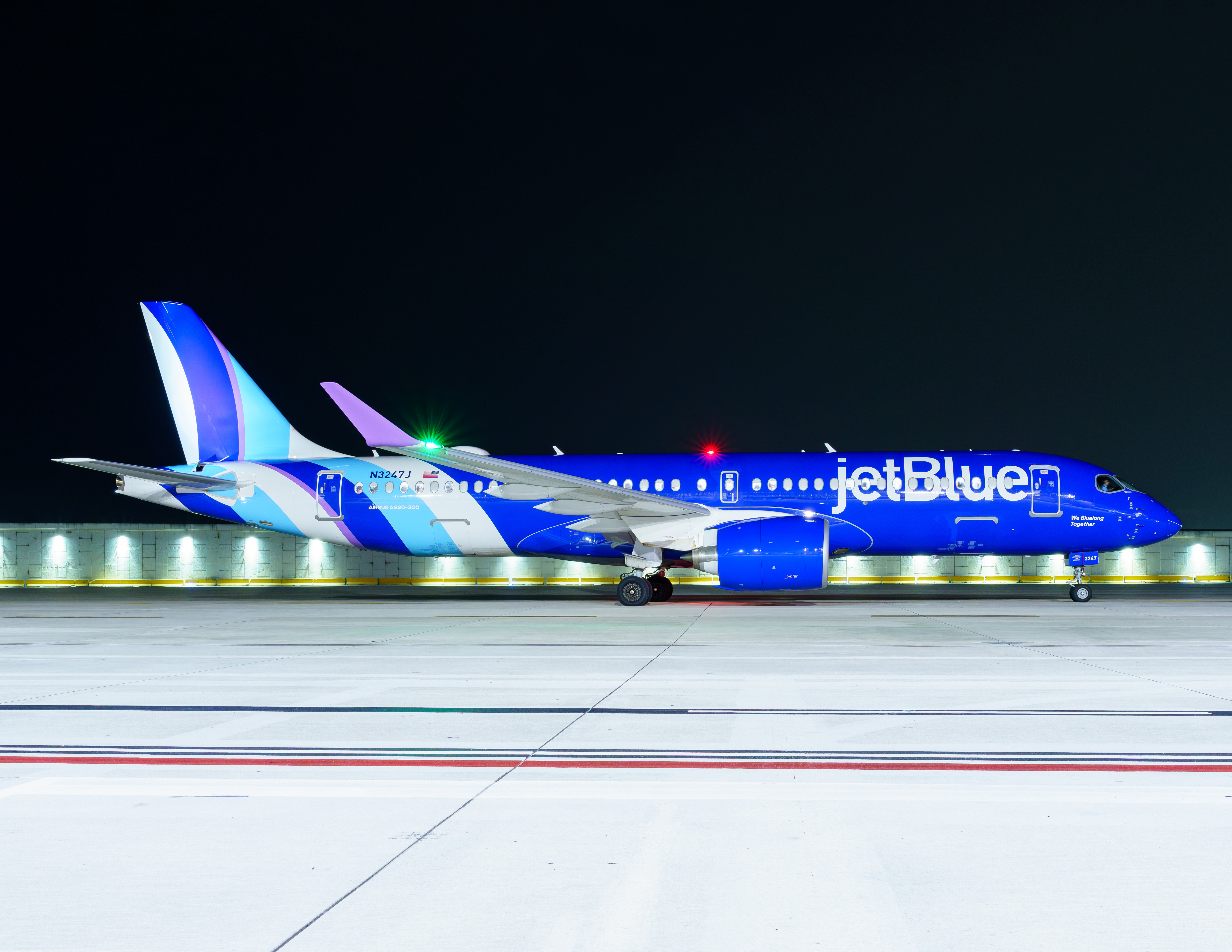 Full size: JetBlue Airways Airbus A220-300 N3247J at Fort Lauderdale/Hollywood International Airport