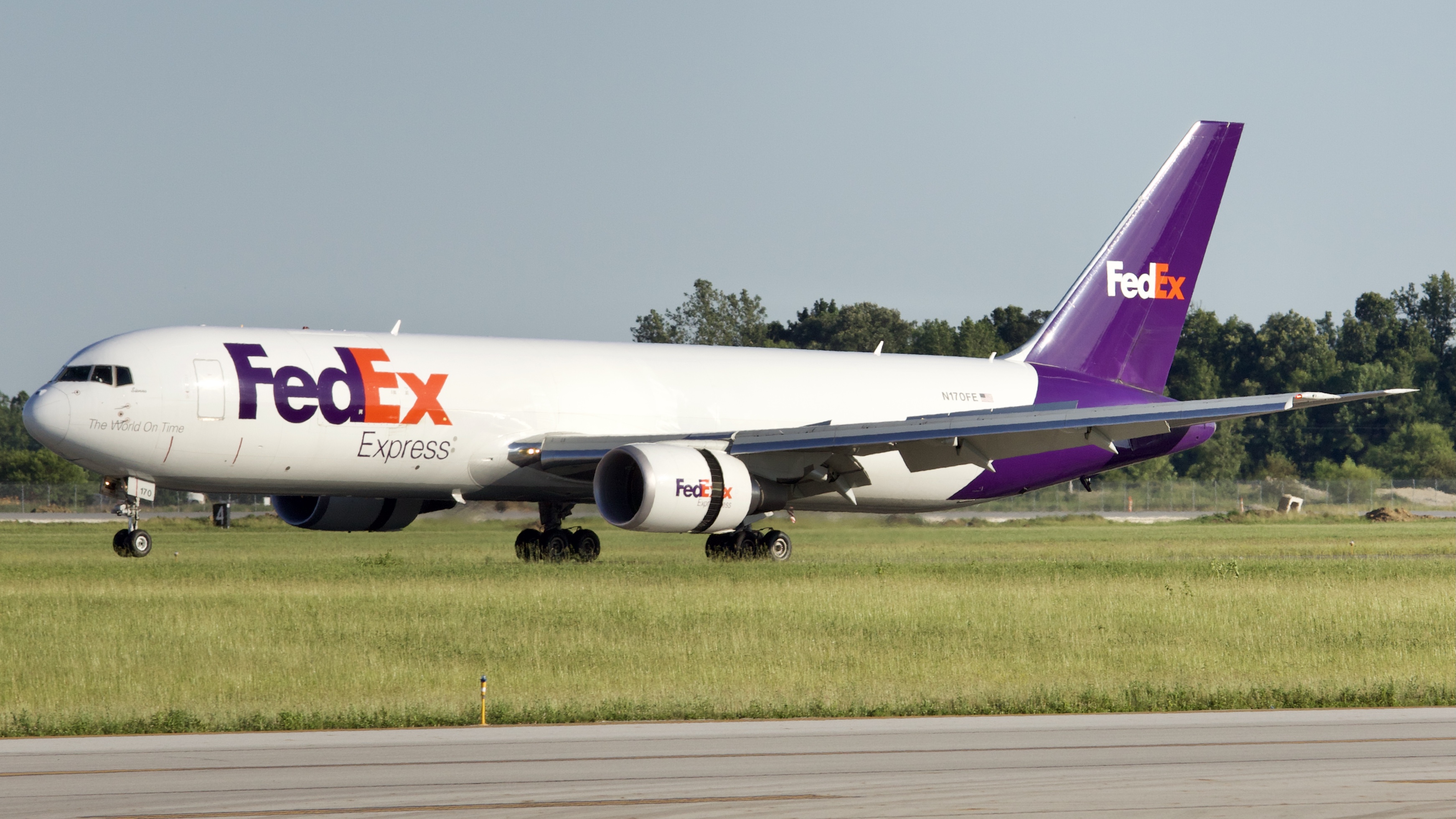 Full size: FedEx Boeing 767-300F N170FE at Rickenbacker International Airport