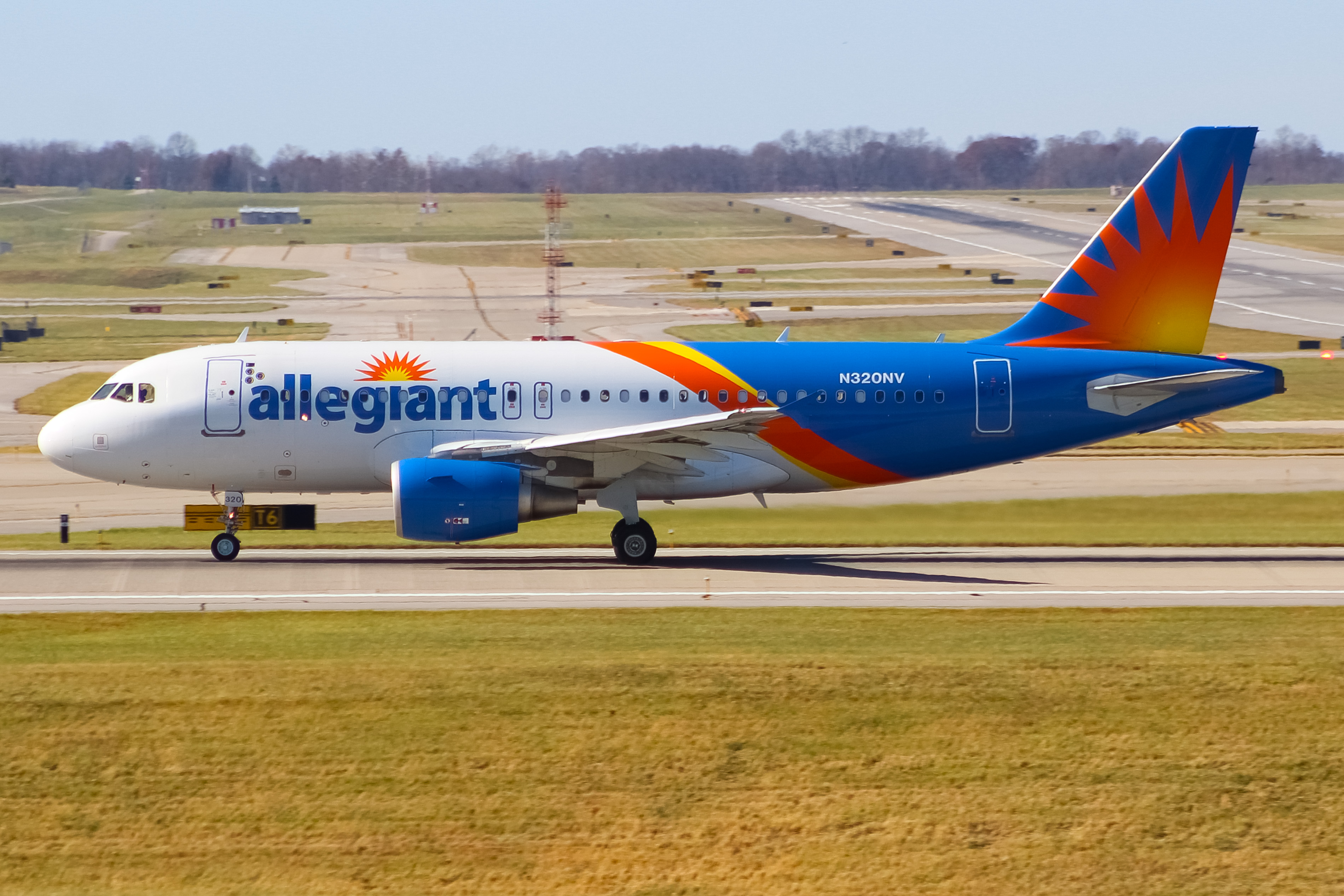 Full size: Allegiant Air Airbus A319 N320NV at Cincinnati/Northern Kentucky International Airport