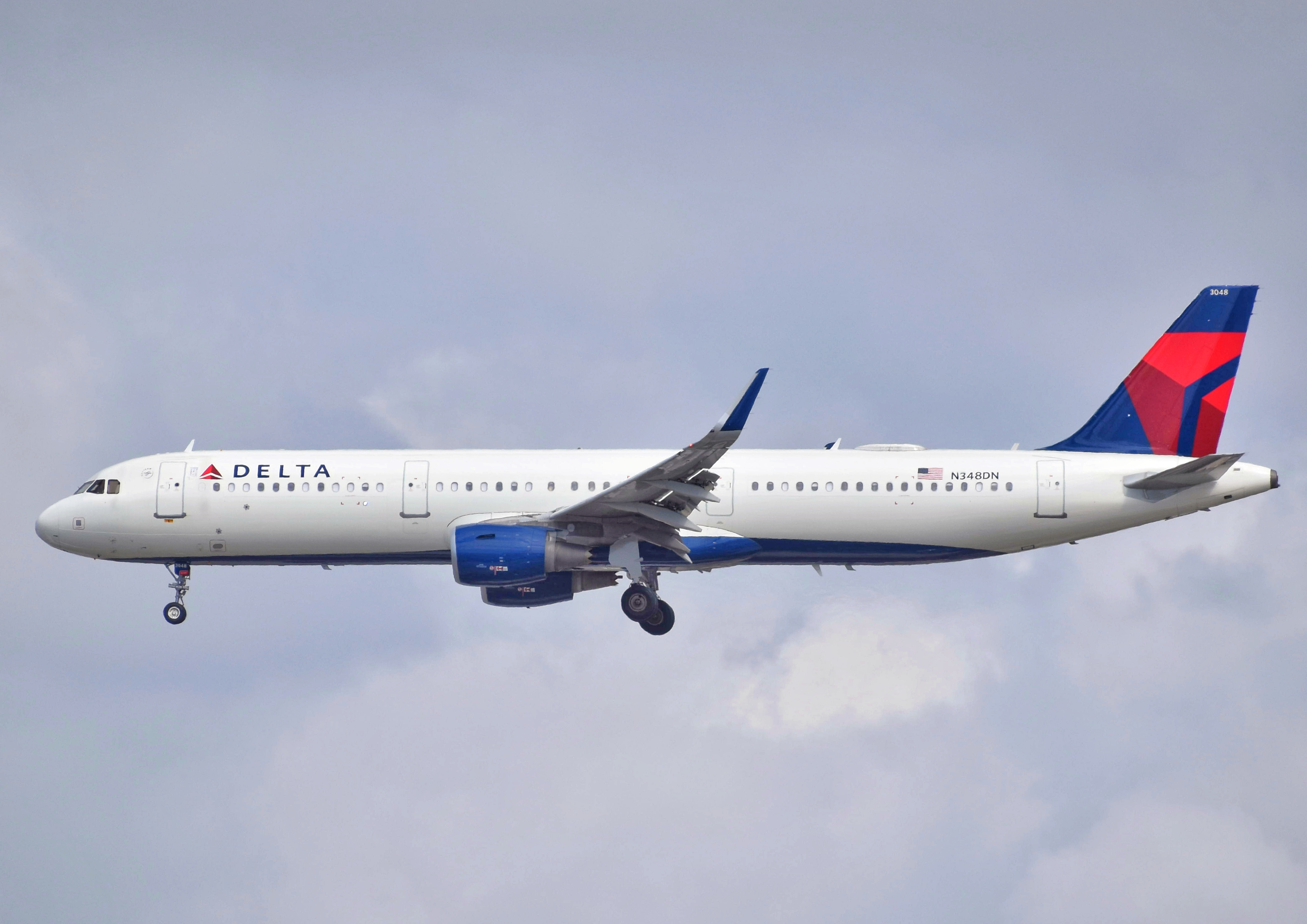 Full size: Delta Airlines Airbus A321-200 N348DN at San Diego International Airport