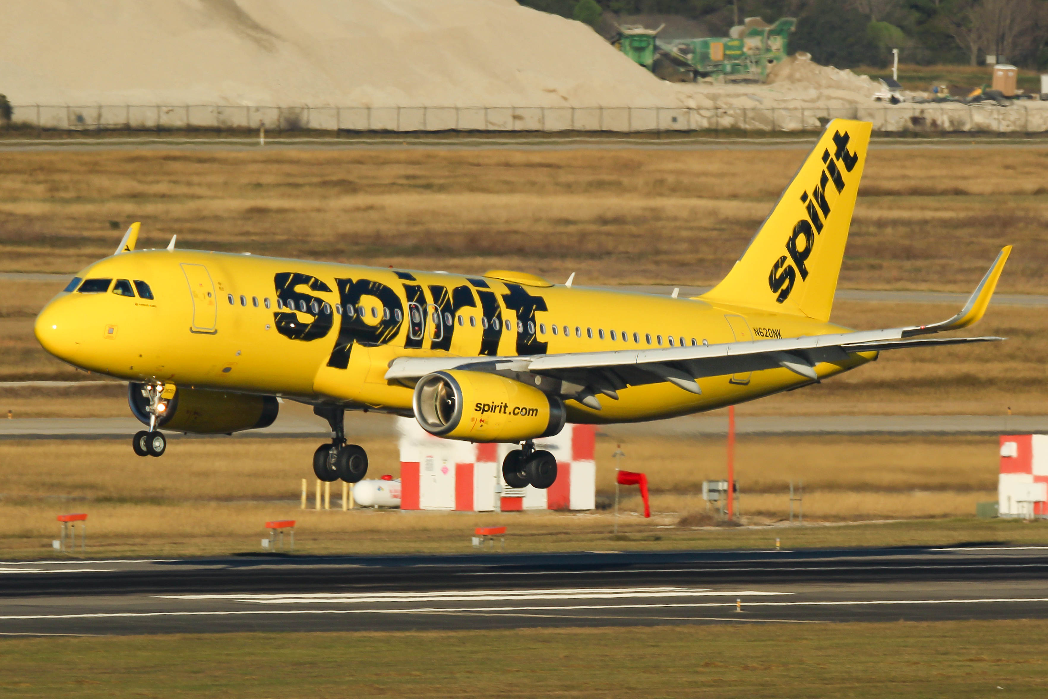 Full size: Spirit Airlines Airbus A320 N620NK at Houston-George Bush Intercontinental Airport