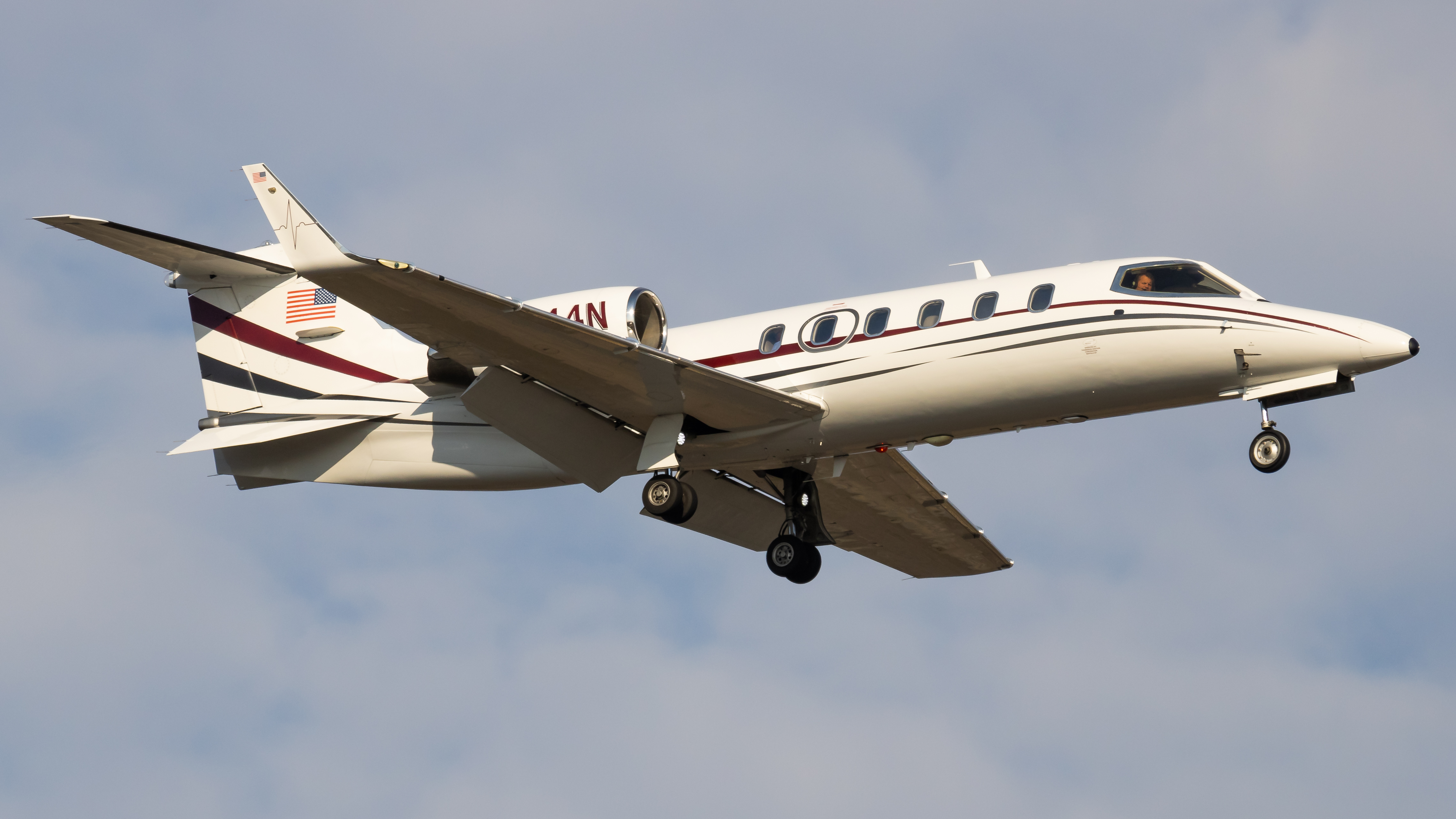 Full size: PRIVATE Learjet 31 N744N at Washington Dulles International Airport