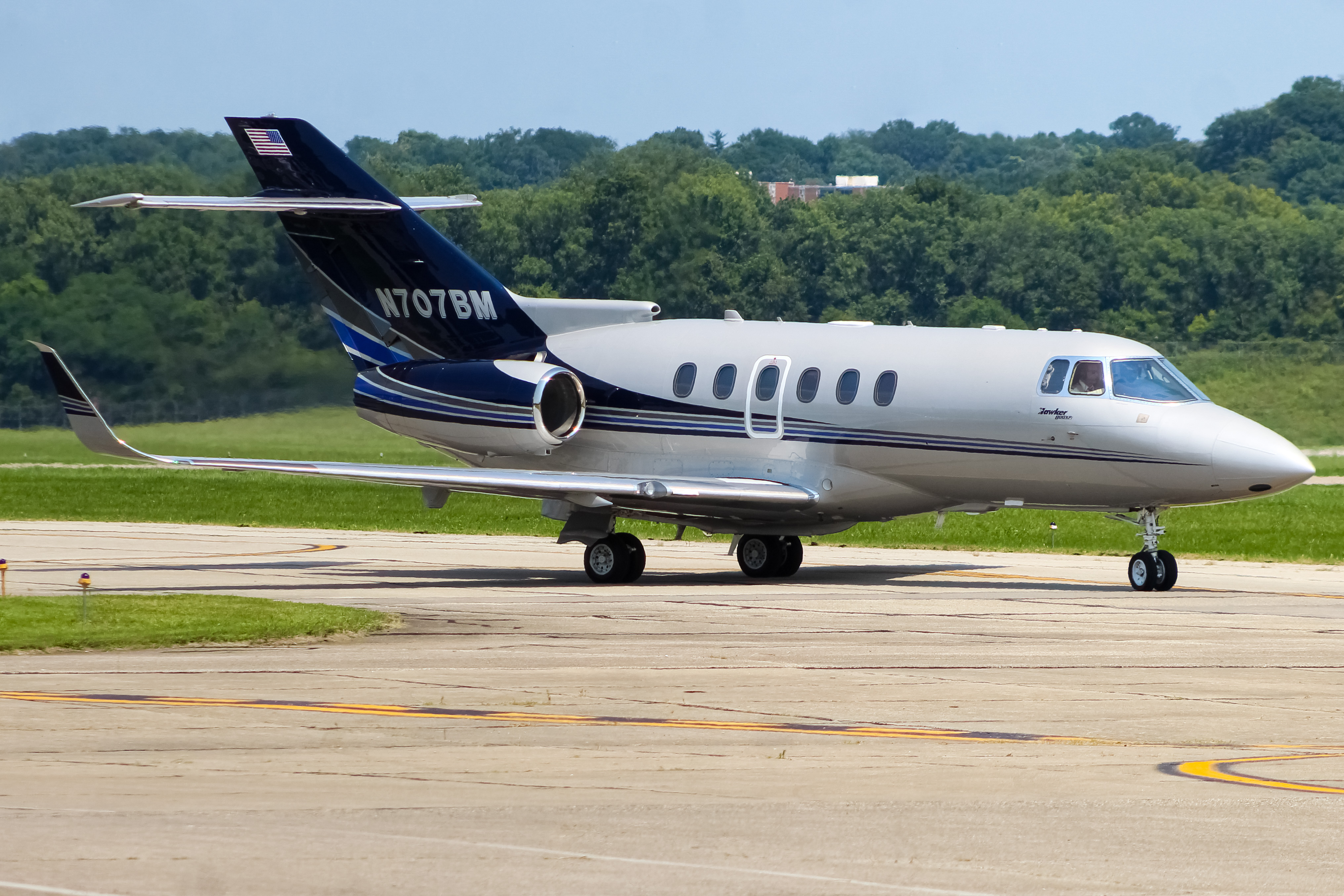 Full size: PRIVATE  Beechcraft Hawker 850XP N707BM at Cincinnati Municipal Airport/Lunken Field