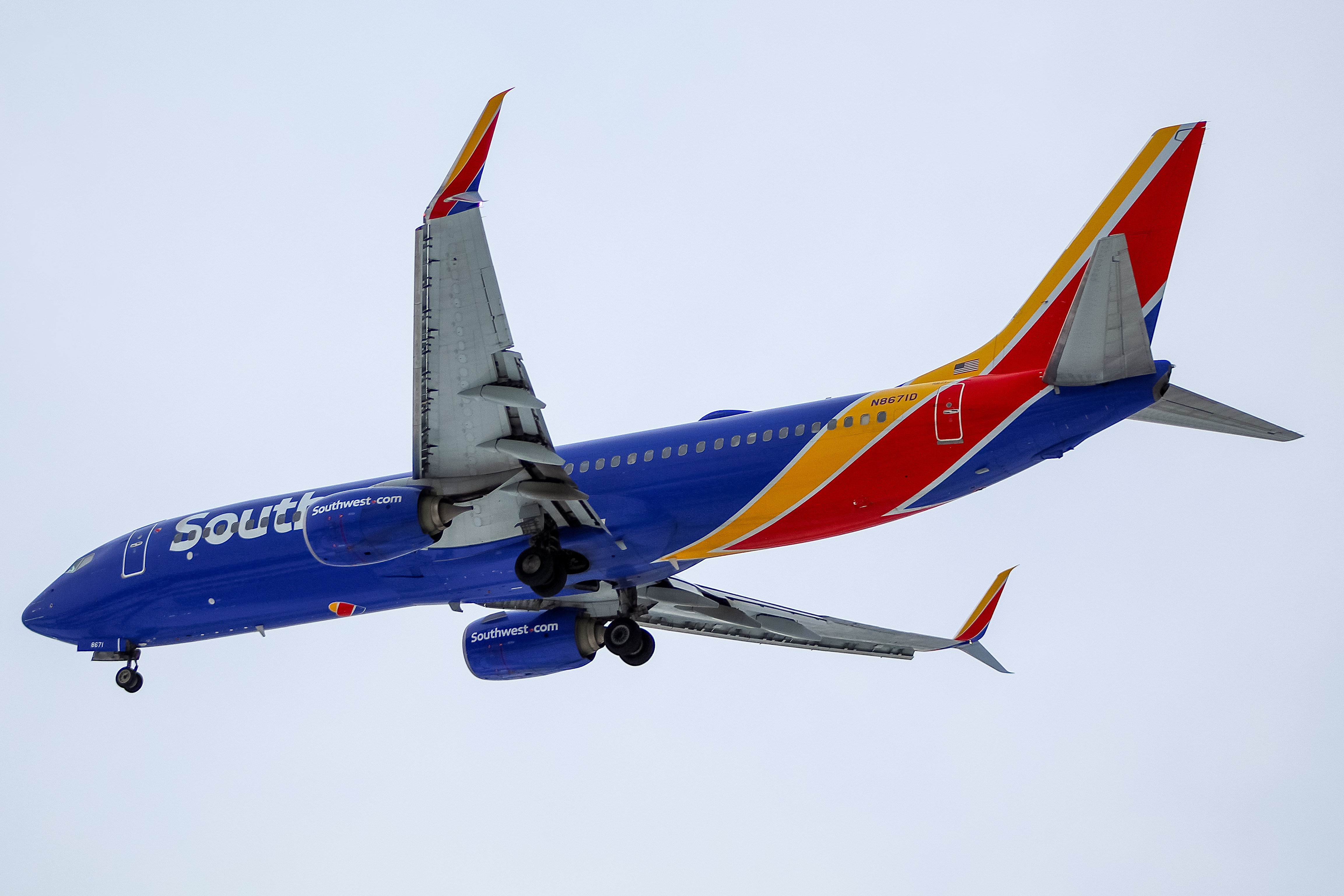Full size: Southwest Airlines Boeing 737-800 N8671D at General Mitchell International Airport