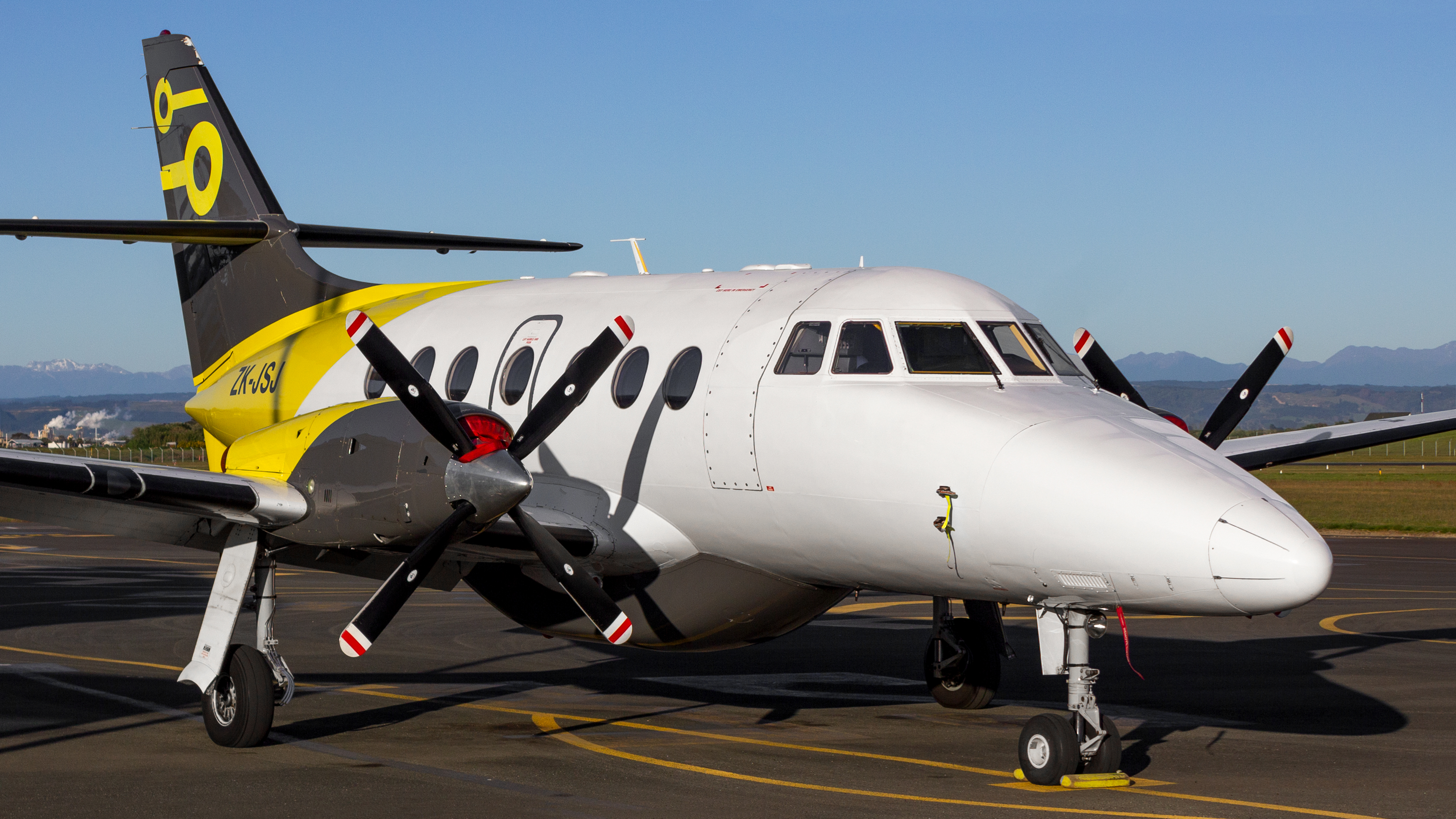 Full size: Originair BAE Jetstream 32 ZK-JSJ at Nelson Airport