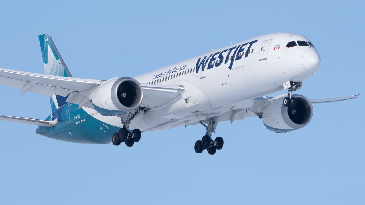 Full size: WestJet Boeing 787-9 C-GUDO at Calgary International Airport