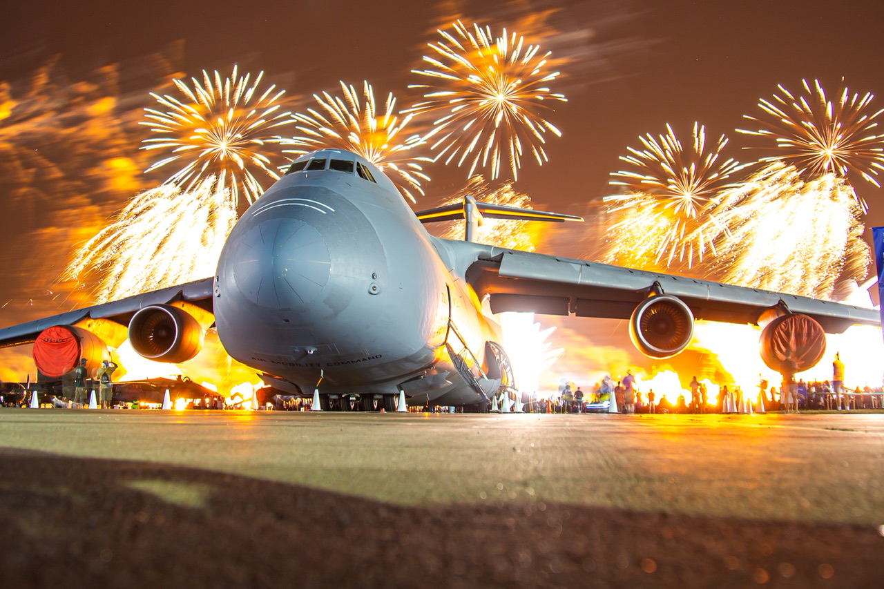 Full size: USAF - United States Air Force Lockheed C-5M Super Galaxy 87-0032 at Wittman Regional Airport