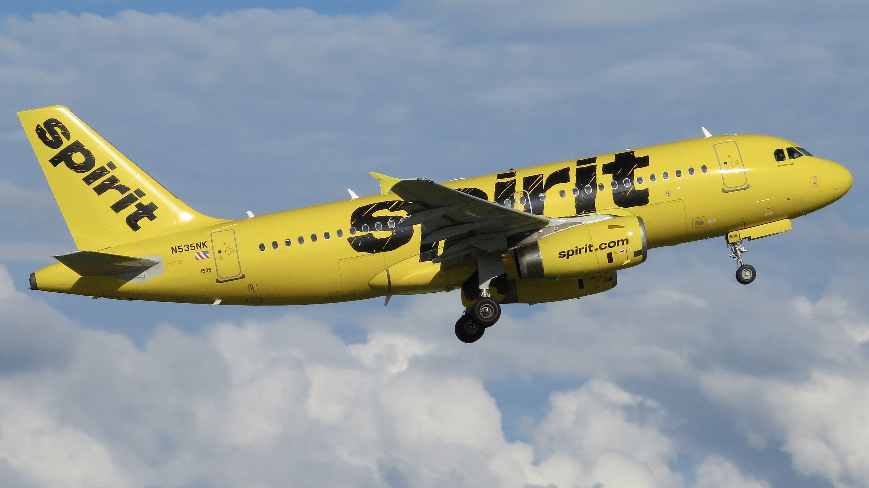 Full size: Spirit Airlines Airbus A319 N535NK at Orlando International Airport