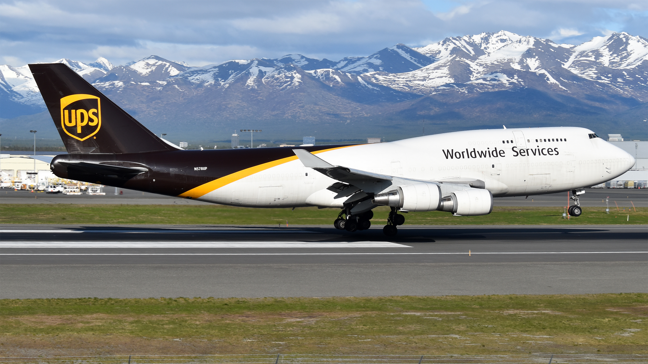 Full size: United Parcel Service Boeing 747-400F N578UP at Anchorage Ted Stevens International Airport