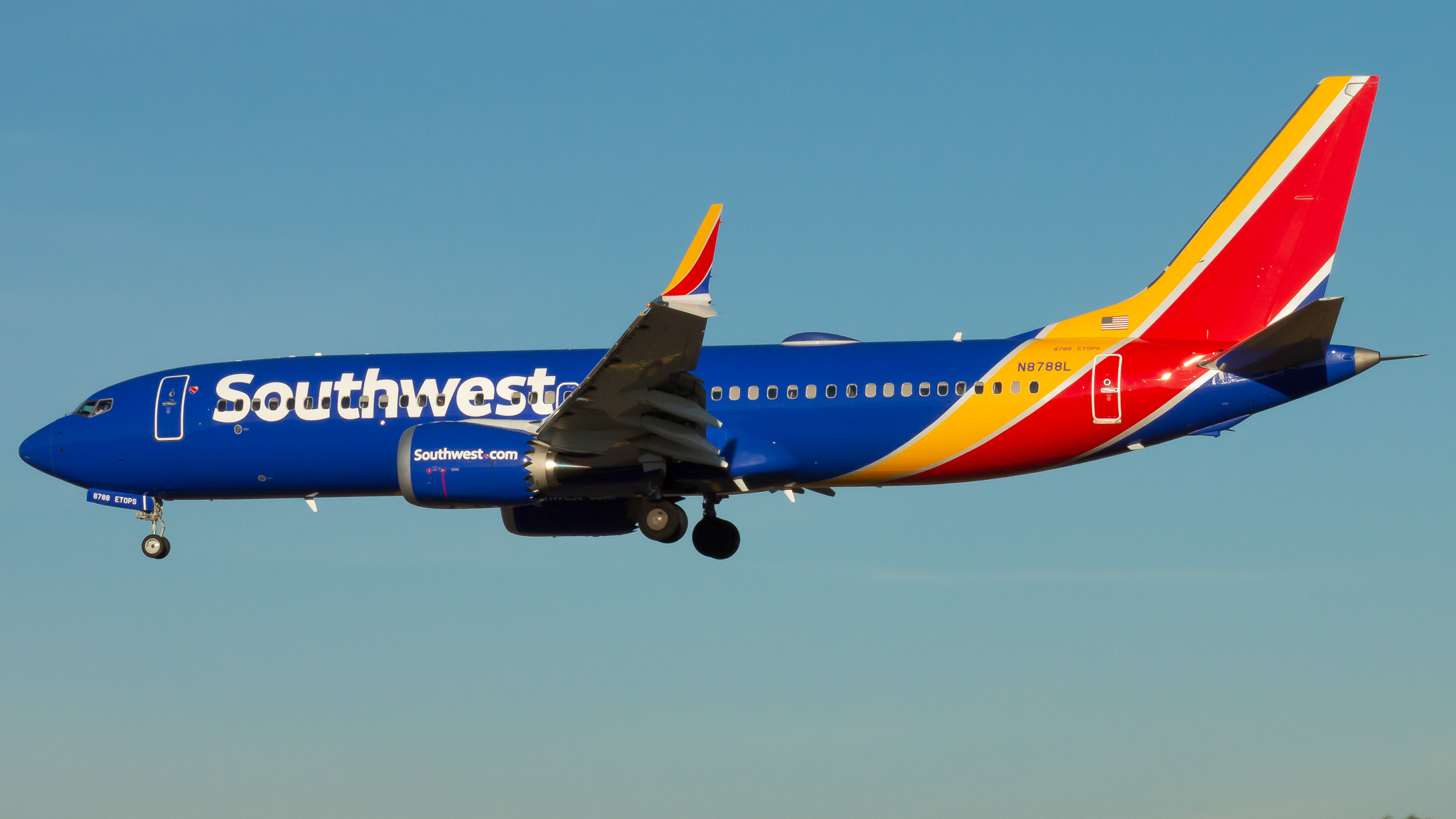 Full size: Southwest Airlines Boeing 737 MAX 8 N878LL at Baltimore/Washington International Thurgood Marshall Airport