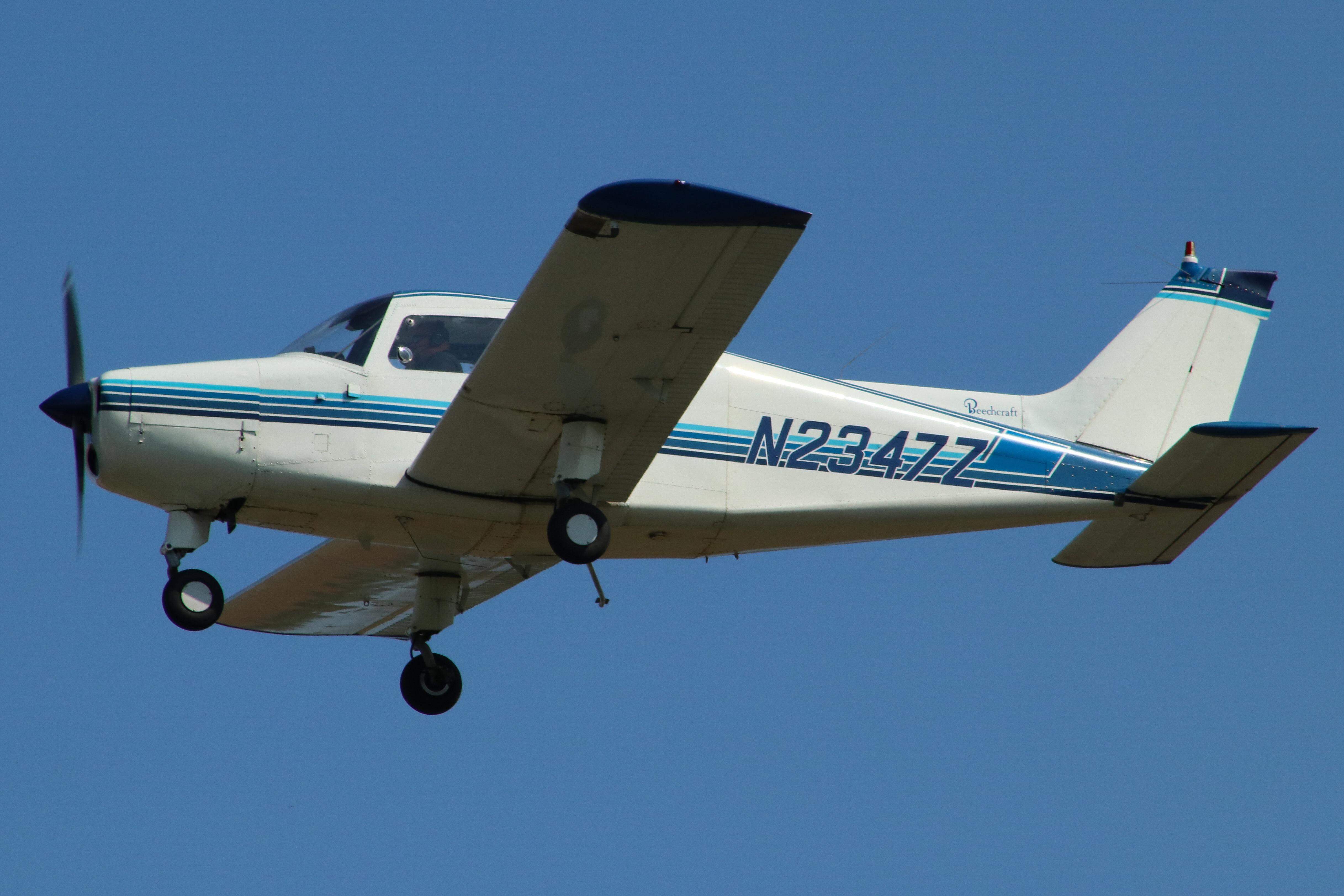 Full size: PRIVATE Beechcraft Musketeer  N2347Z at York Airport