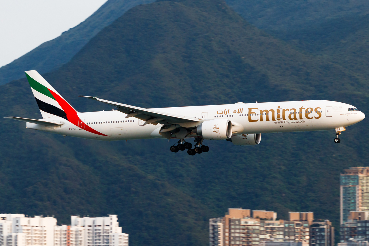 Full size: Emirates Boeing 777-300ER A6-ECX at Hong Kong International Airport