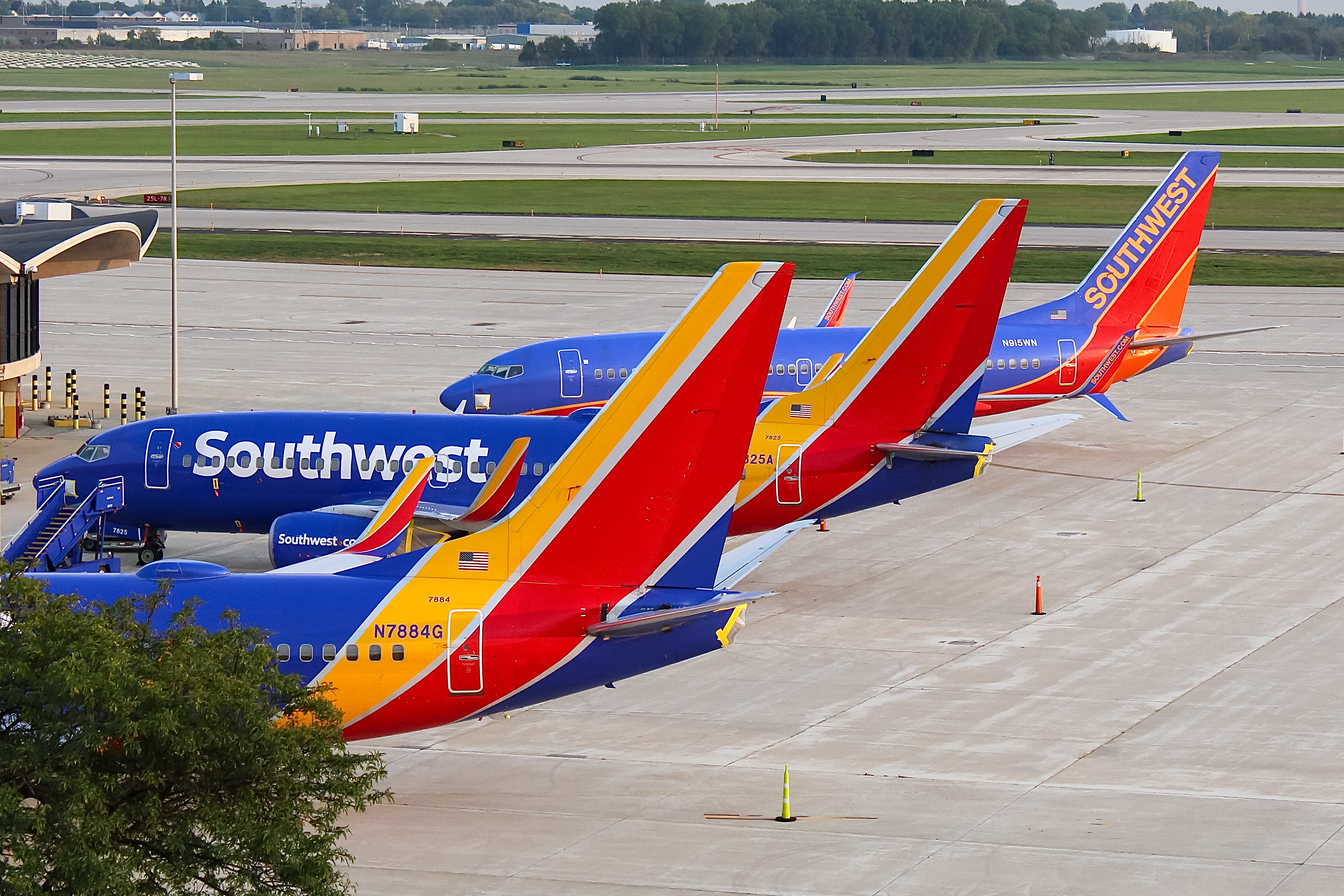 Full size: Airport Photo KMKE at General Mitchell International Airport