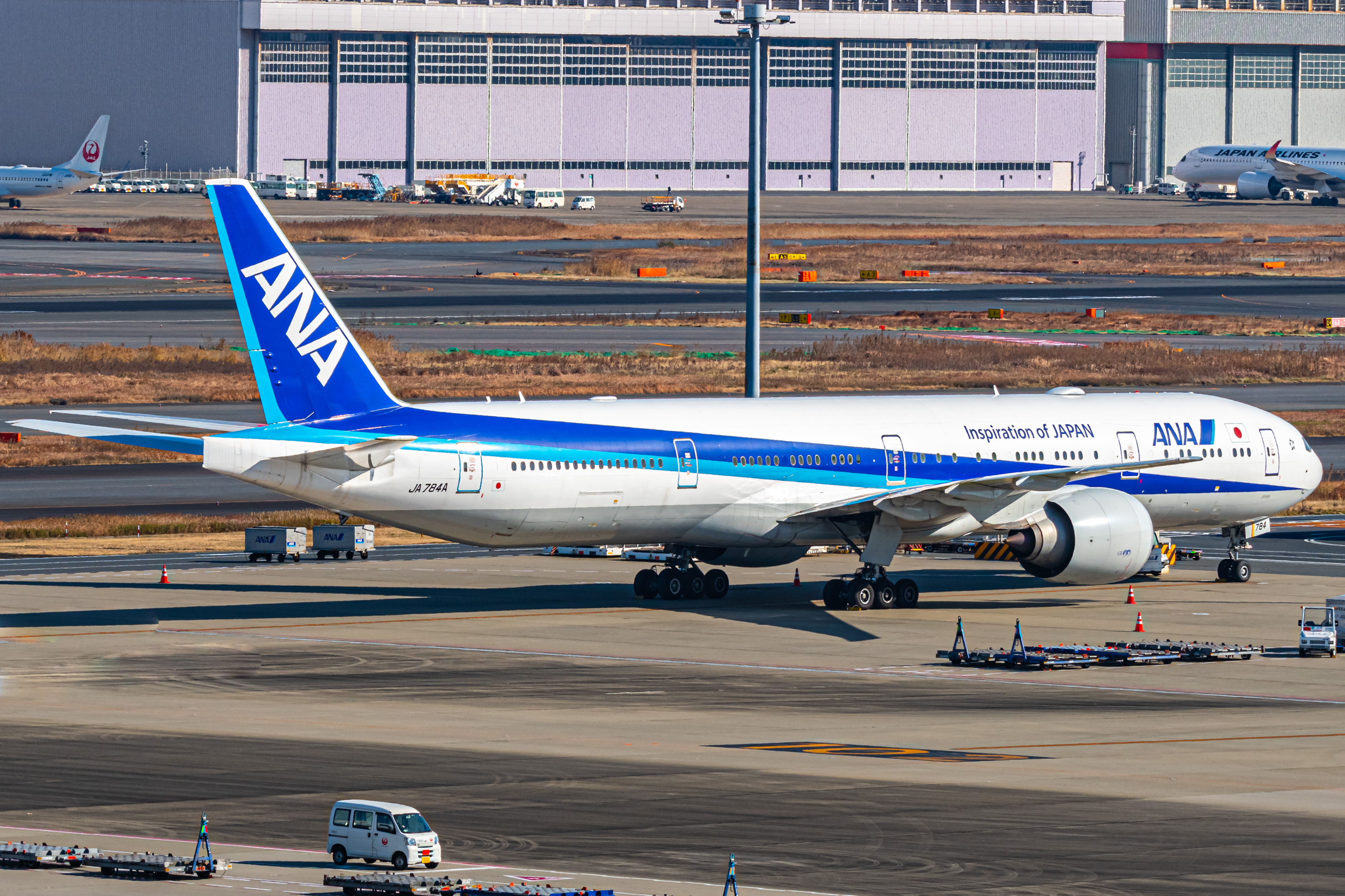 Full size: All Nippon Airways Boeing 777-300ER JA784A at Tokyo-Haneda Airport