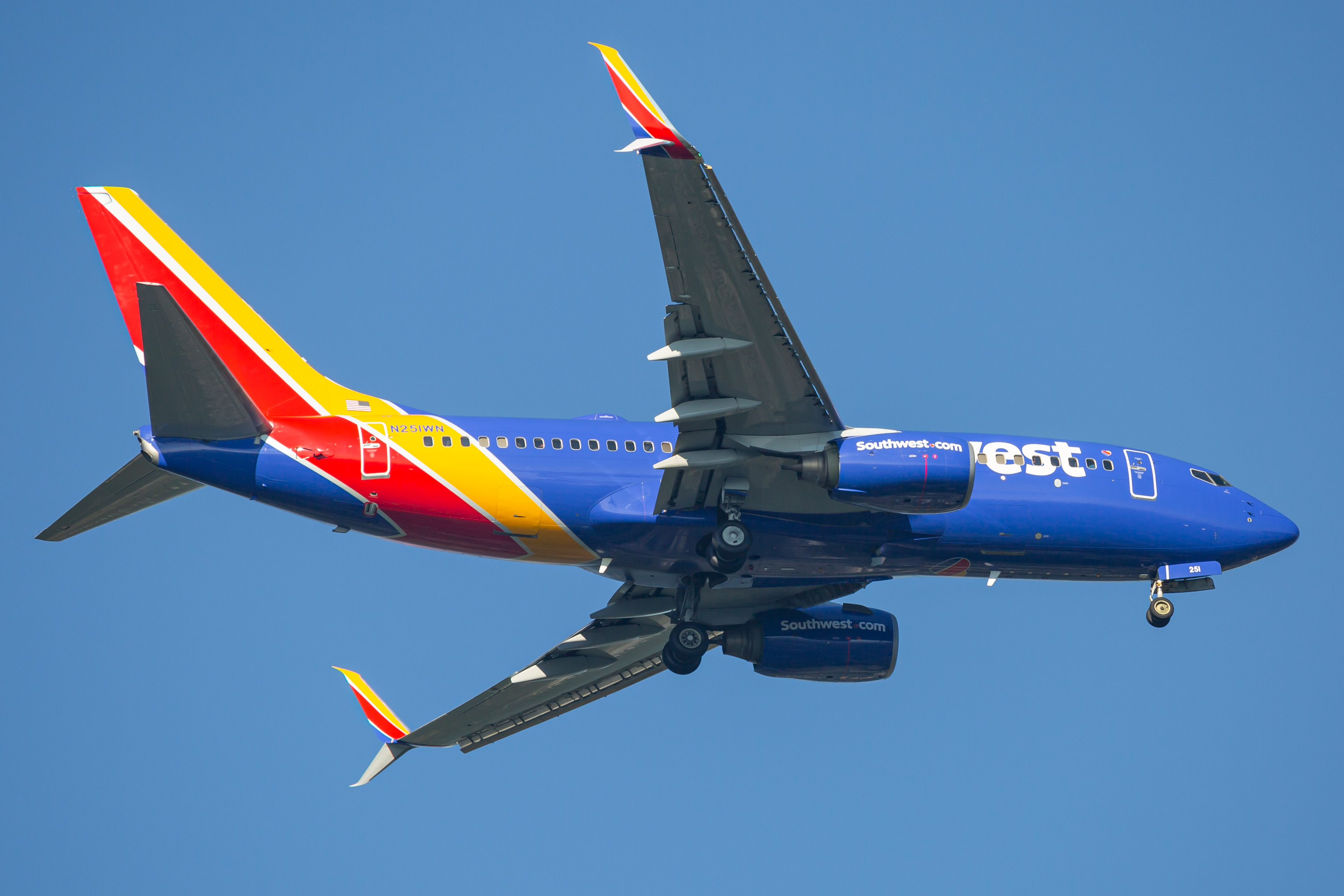 Full size: Southwest Airlines Boeing 737-700 N251WN at Baltimore/Washington International Thurgood Marshall Airport