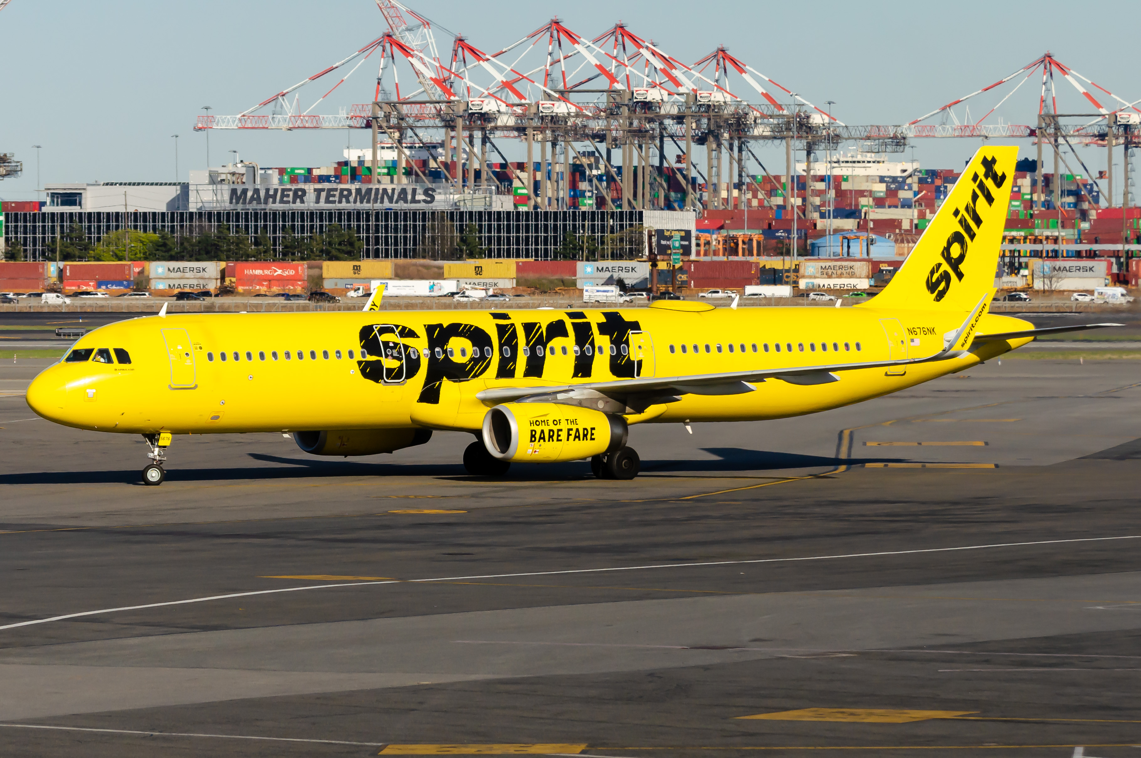 Full size: Spirit Airlines Airbus A321-200 N676NK at Newark Liberty International Airport
