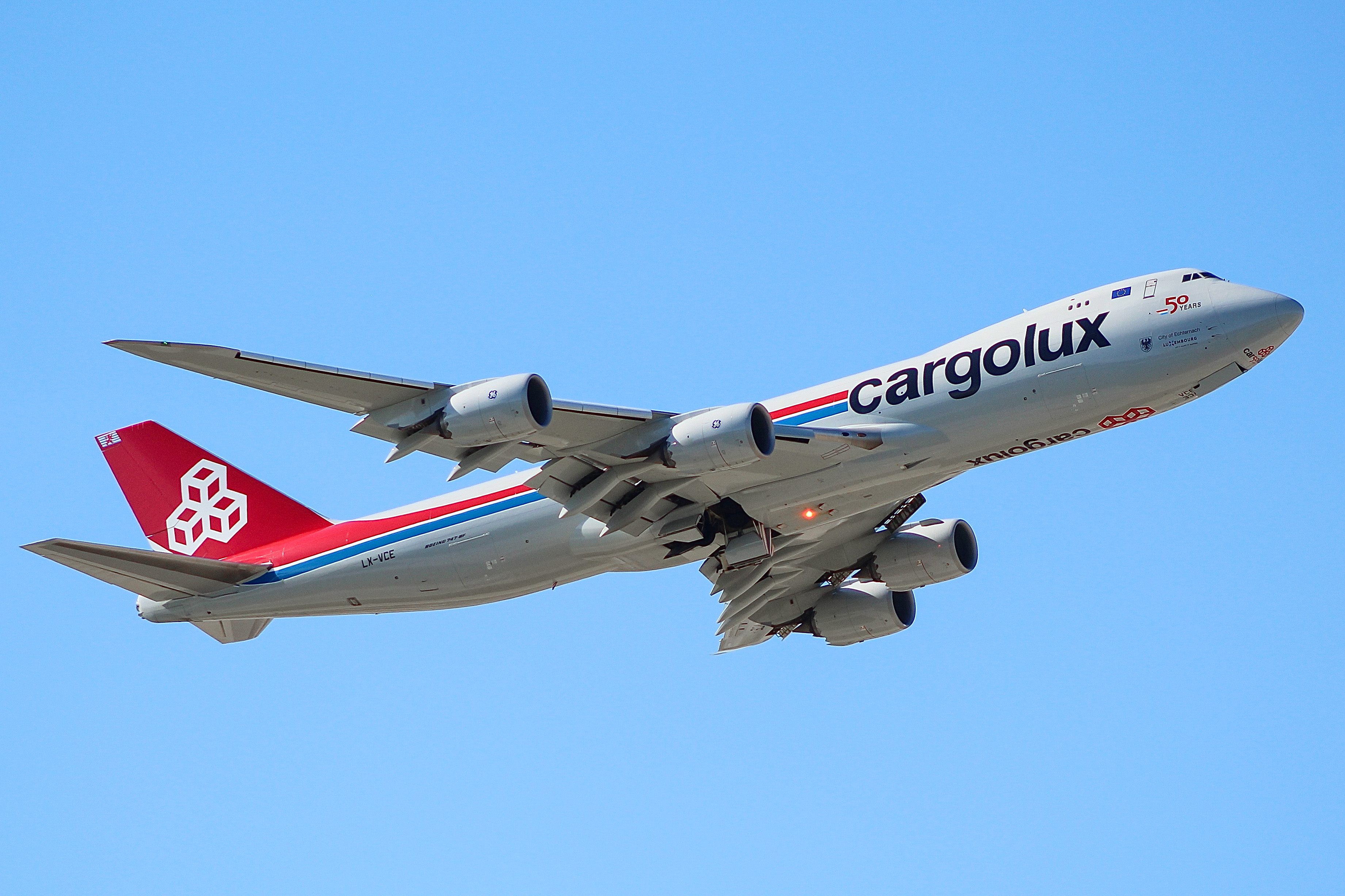 Full size: CargoLux Boeing 747-8F LX-VCE at Chicago O'Hare International Airport