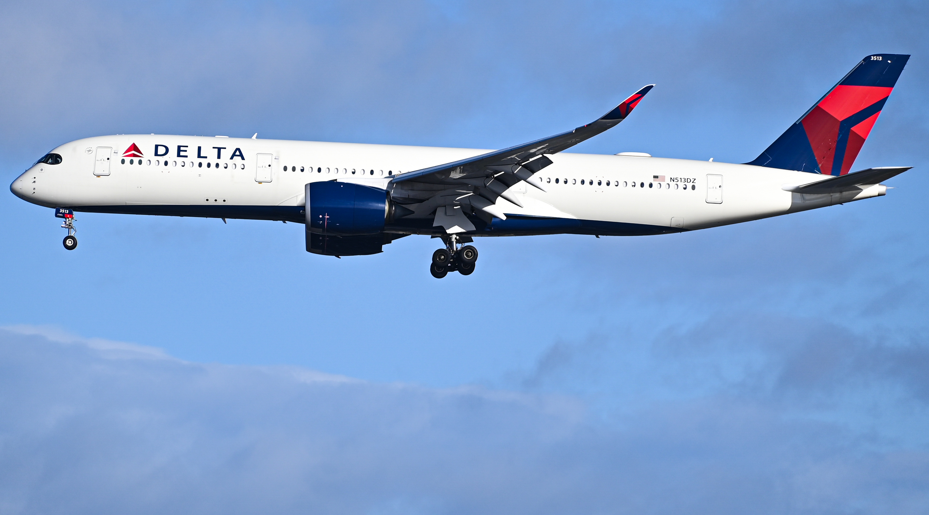 Full size: Delta Airlines Airbus A350-900 N513DZ at Los Angeles International Airport