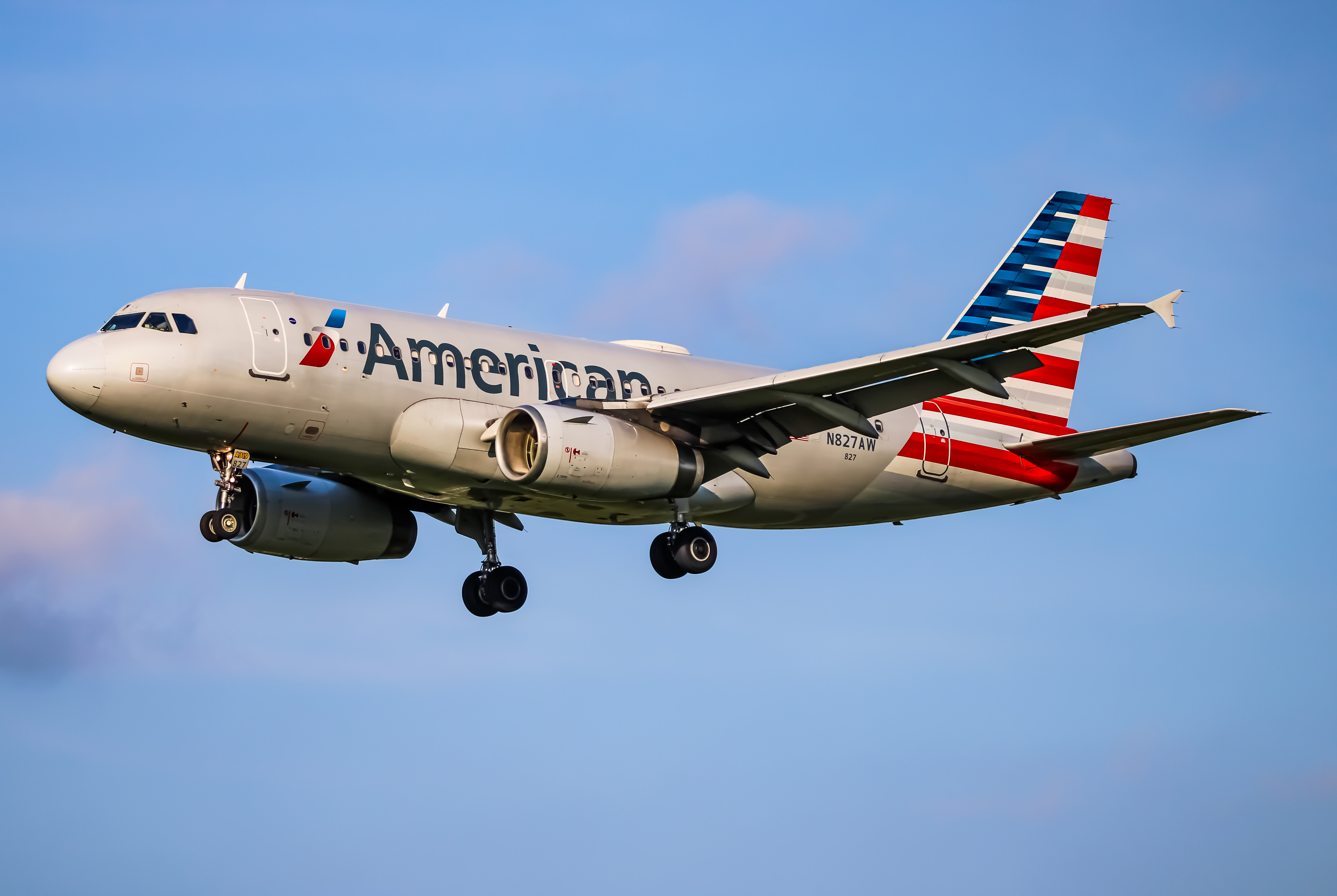 Full size: American Airlines Airbus A319 N827AW at Baltimore/Washington International Thurgood Marshall Airport