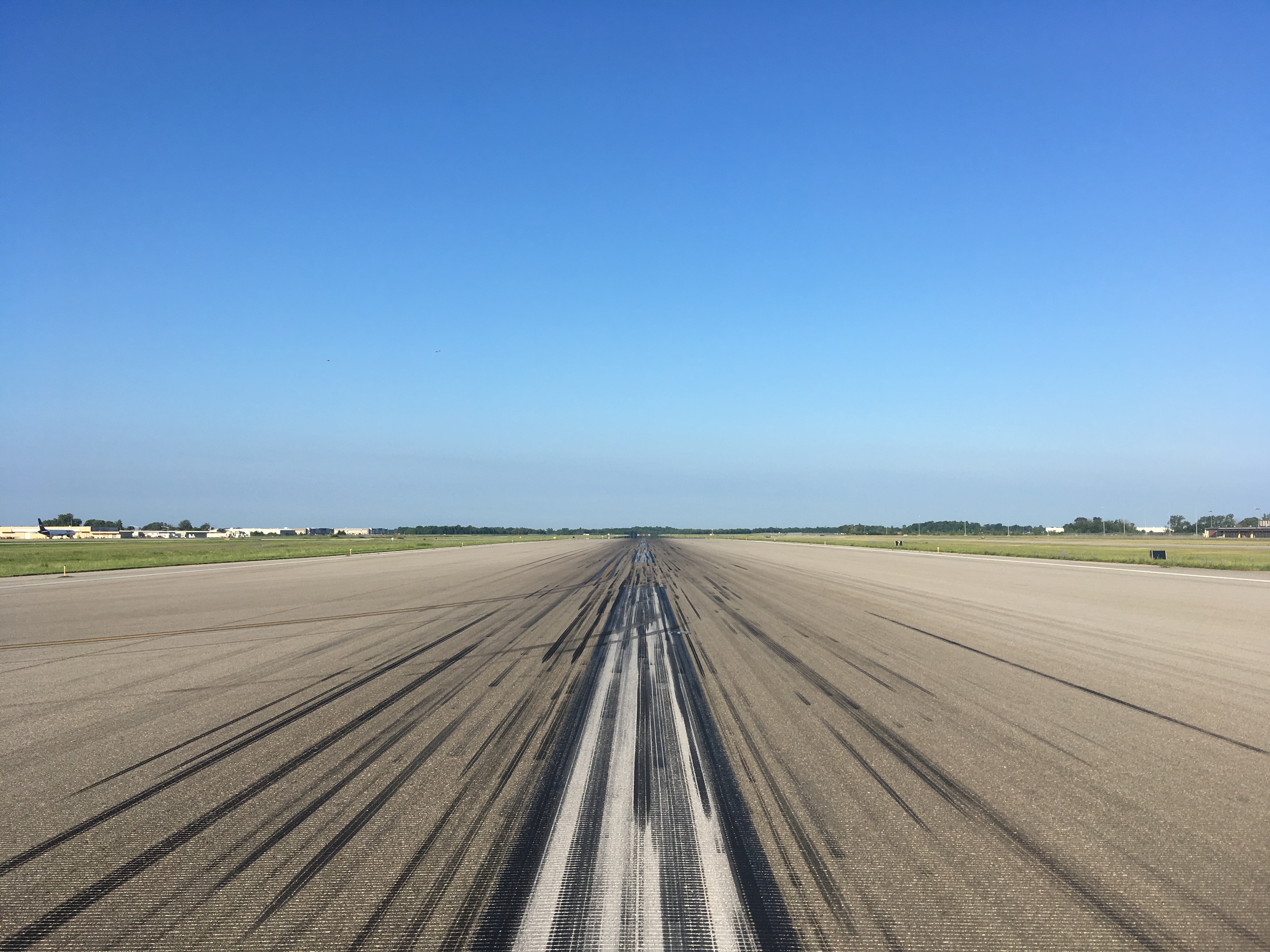 Full size: Airport Photo KDAY at James M Cox Dayton International Airport