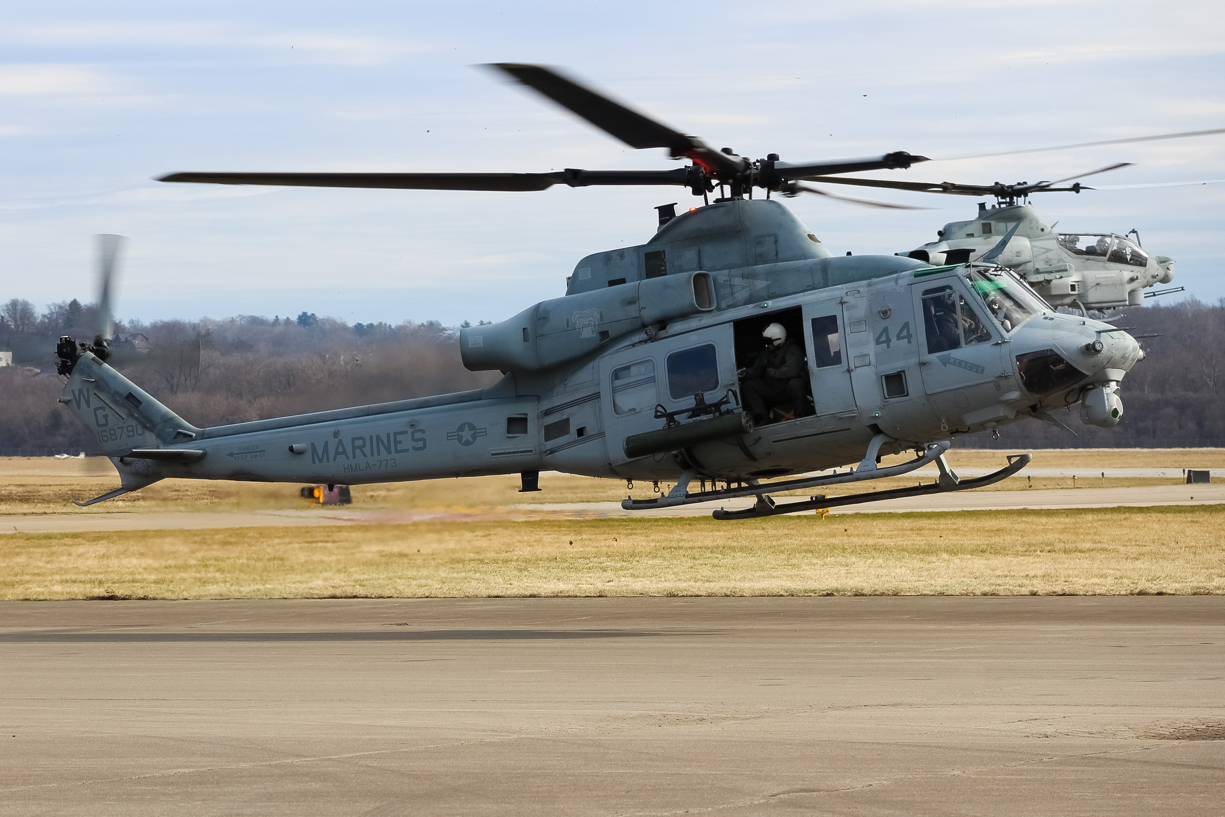 Full size: USMC - United States Marine Corp Bell UH-1Y Venom 168790 at Cincinnati Municipal Airport/Lunken Field