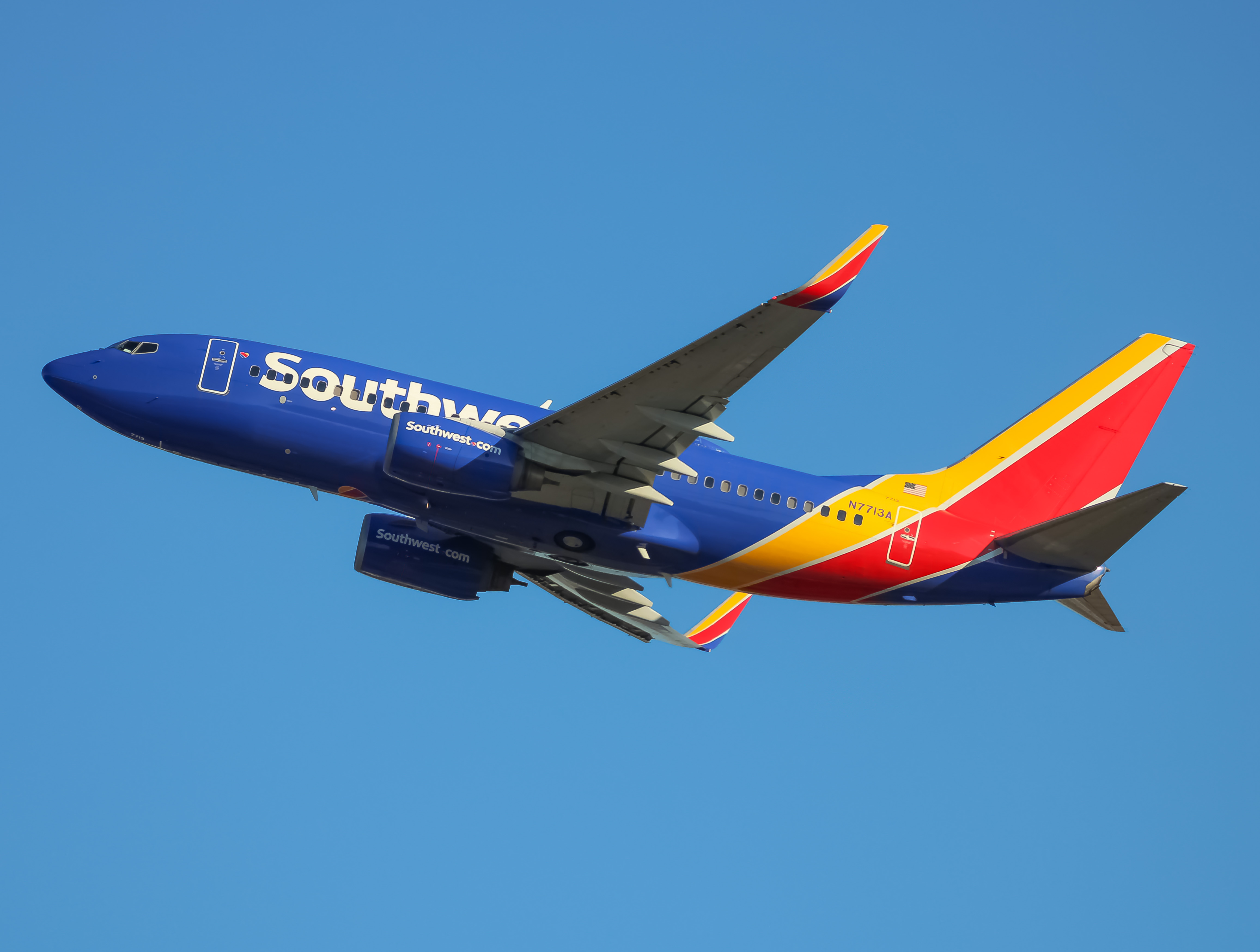 Full size: Southwest Airlines Boeing 737-700 N7713A at Baltimore/Washington International Thurgood Marshall Airport