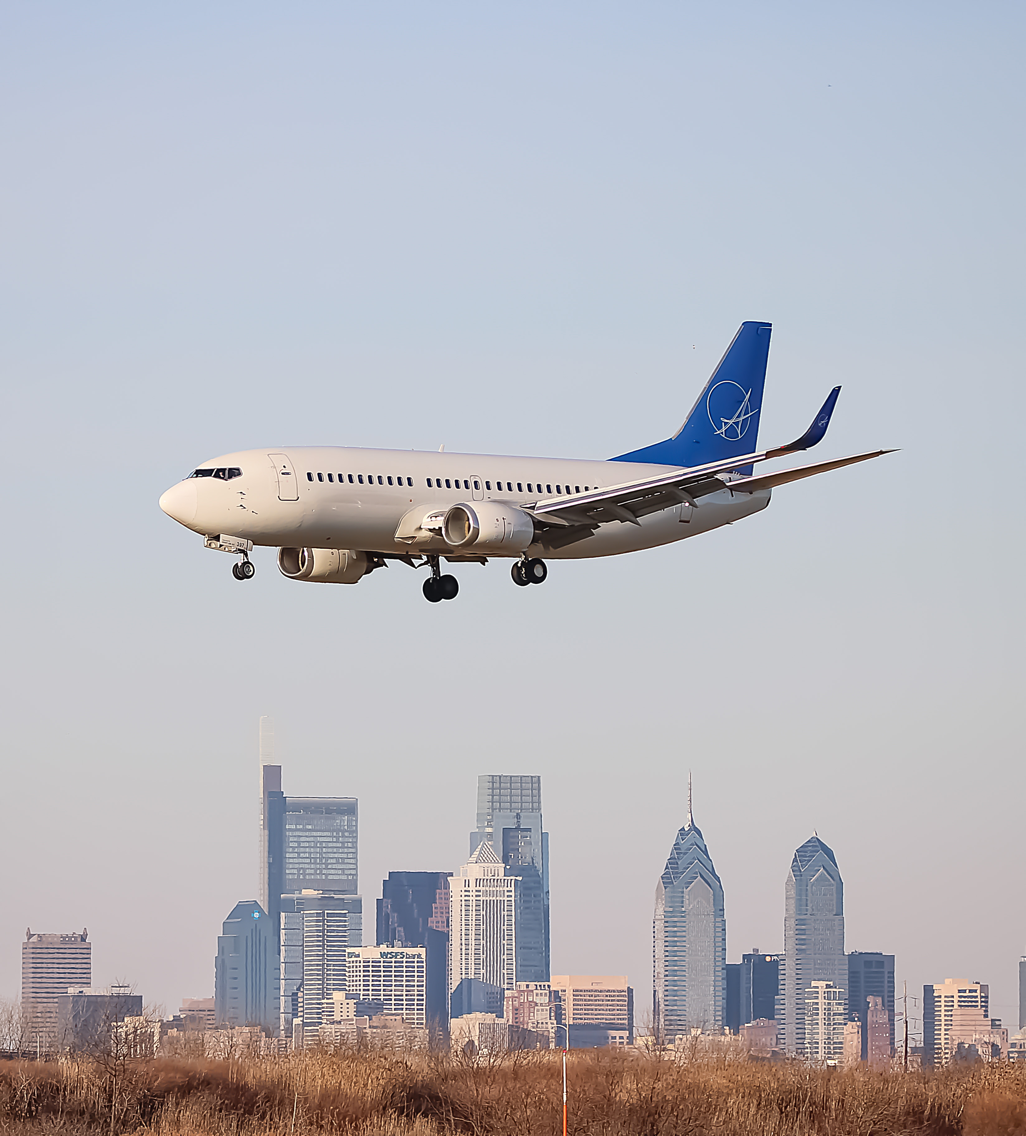Full size: Swift Air Boeing 737-300 N397SW at Philadelphia International Airport
