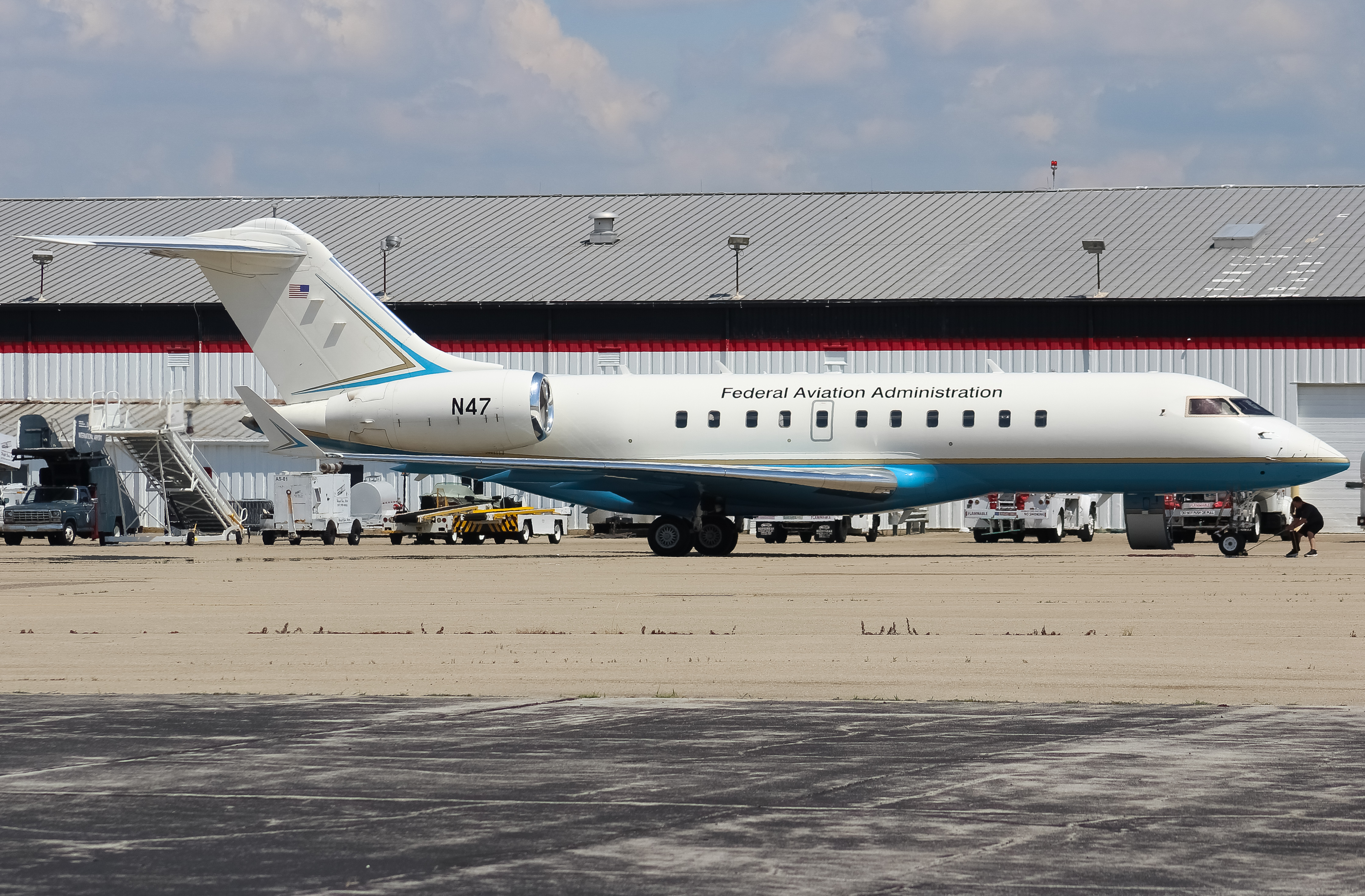 Full size: Federal Aviation Administration Bombardier Challenger 700 N47 at James M Cox Dayton International Airport