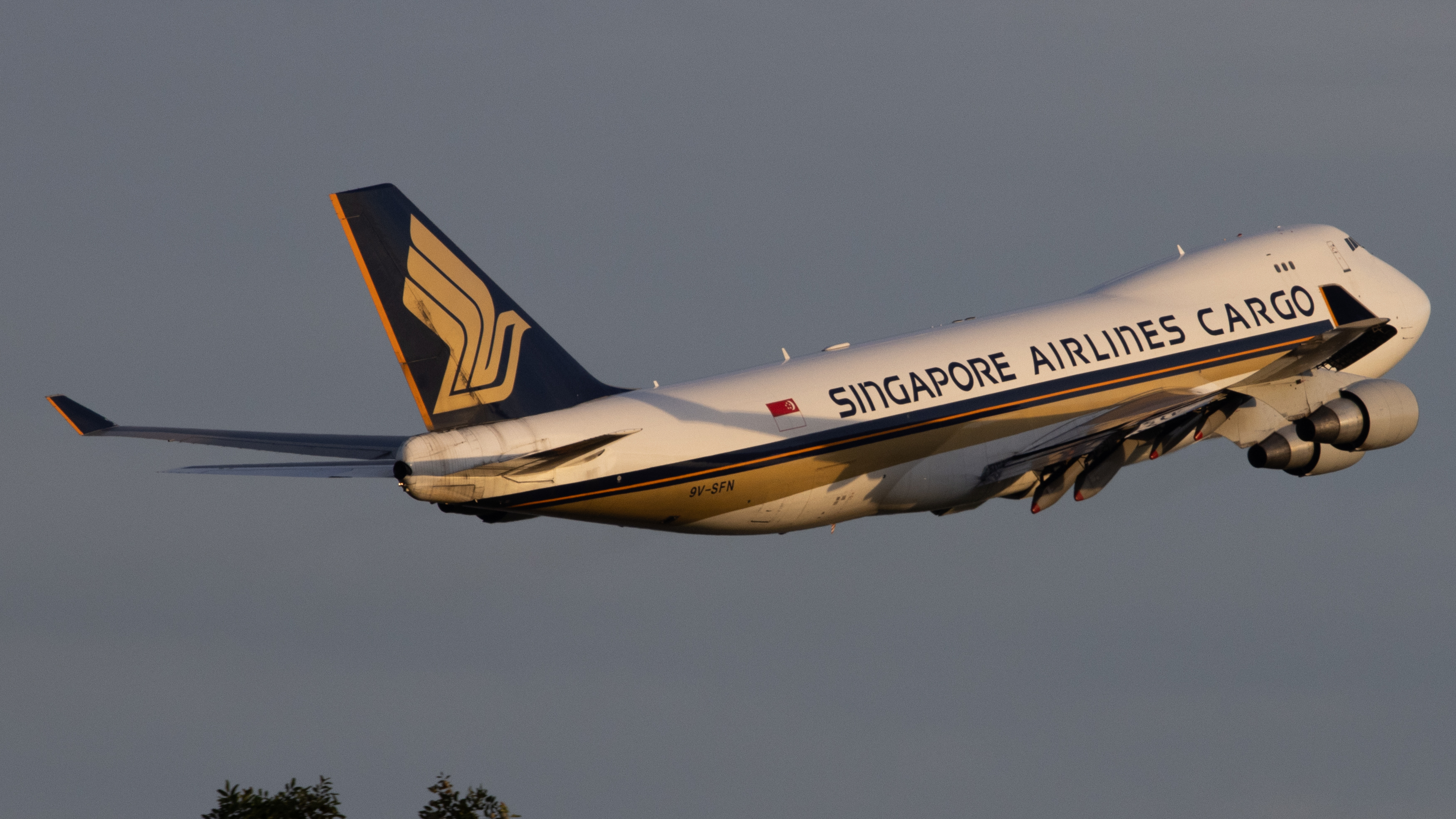 Full size: Singapore Airlines Cargo Boeing 747-400F 9V-SFN at Singapore-Changi Airport