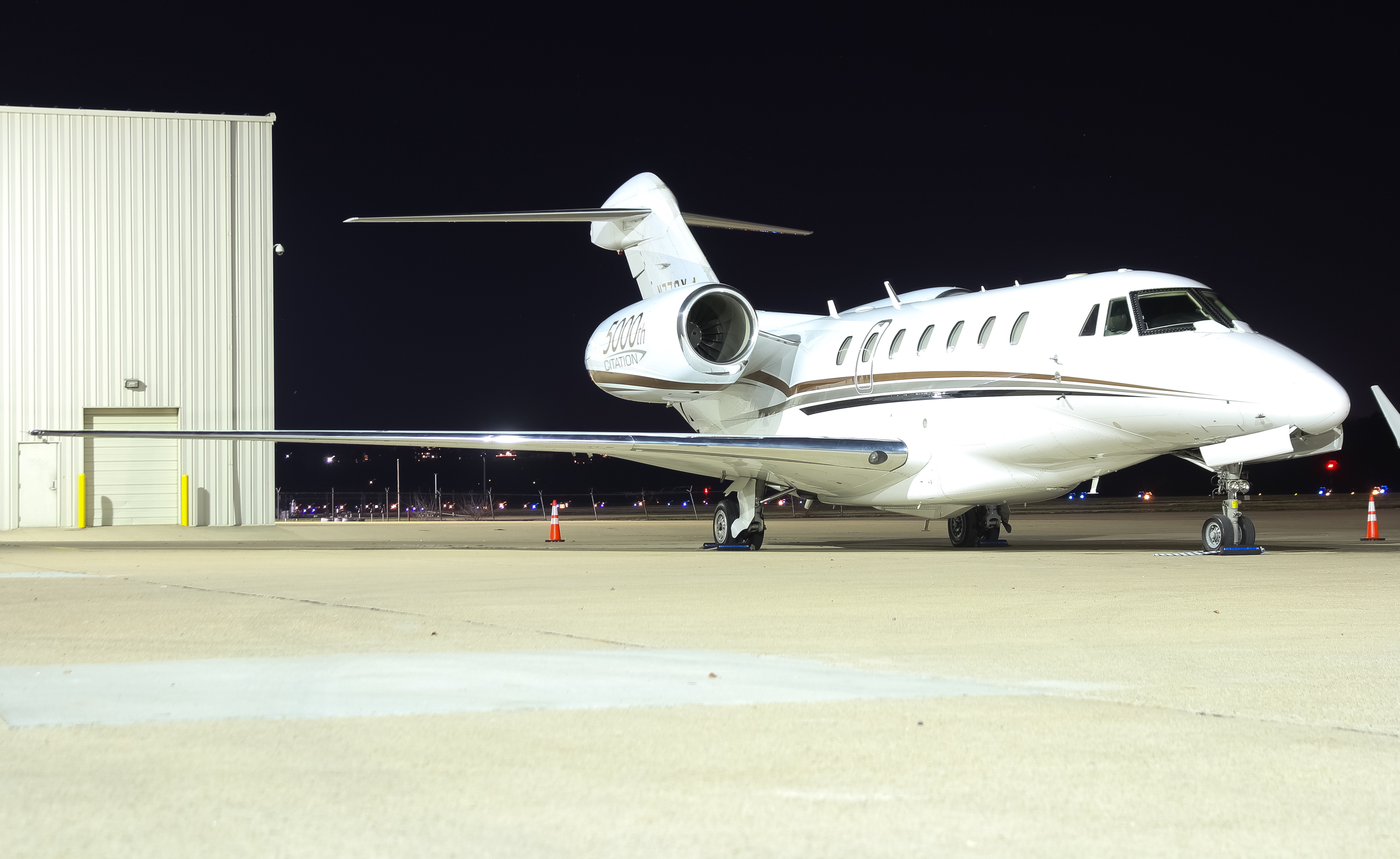 Full size: PRIVATE  Cessna Citation 750 X N770XJ at Cincinnati Municipal Airport/Lunken Field